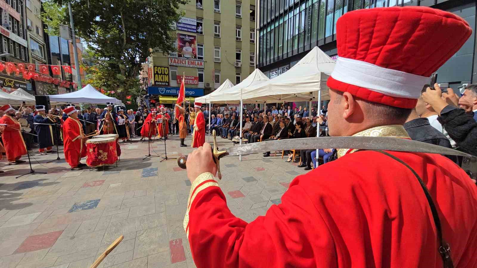 Demirci çırağı şed kuşatma töreni ile ustalığa adım attı
