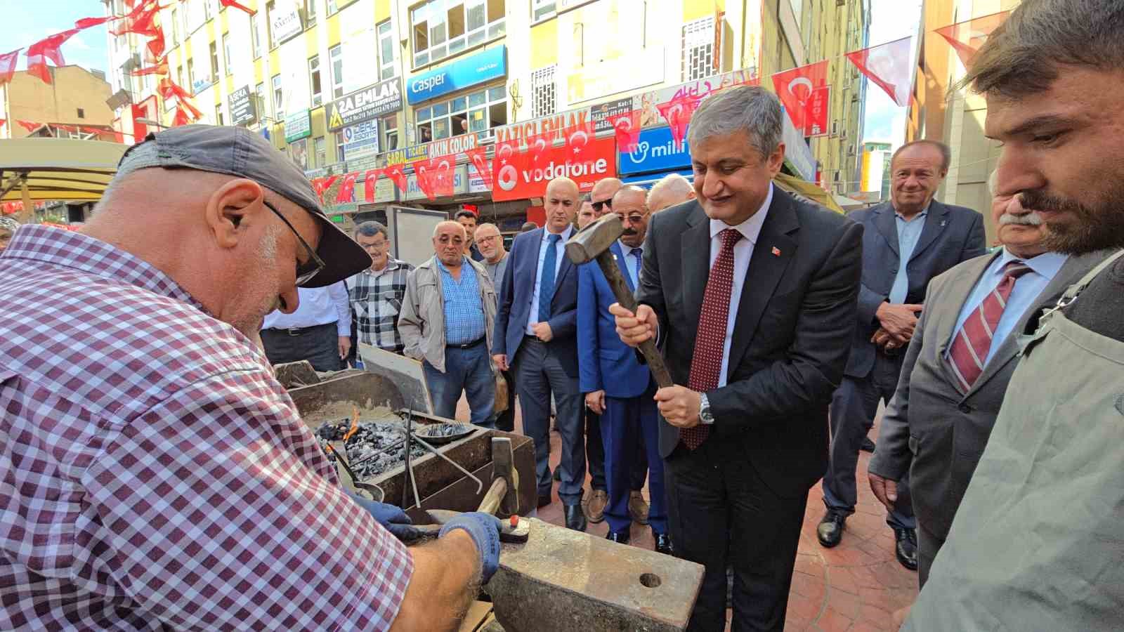 Demirci çırağı şed kuşatma töreni ile ustalığa adım attı
