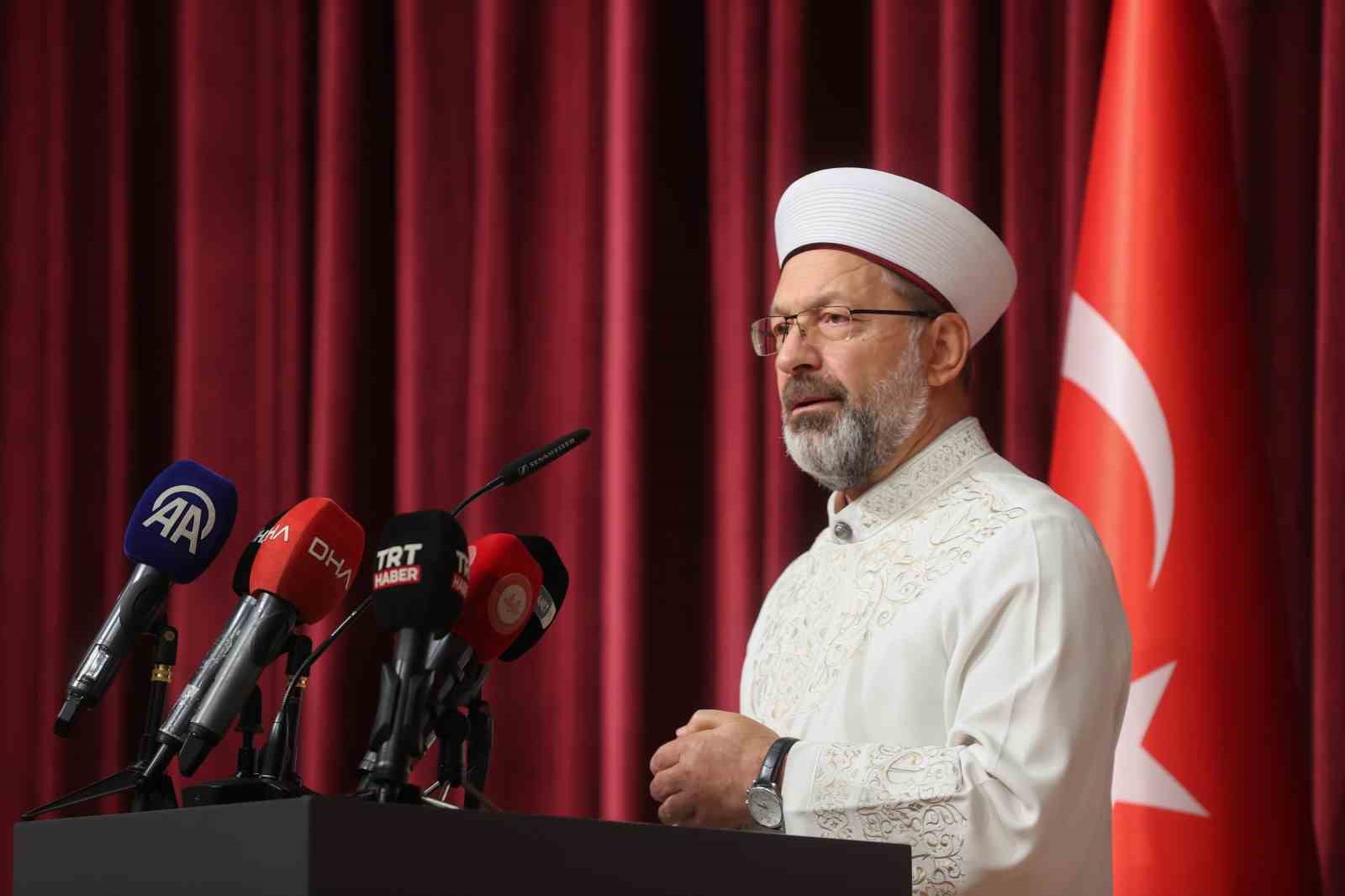 Diyanet İşleri Başkanı Erbaş: “Dünyanın gözü önünde bir milletin varlığının hiçe sayıldığı çağa tanıklık etmekten hicap duyuyoruz”
