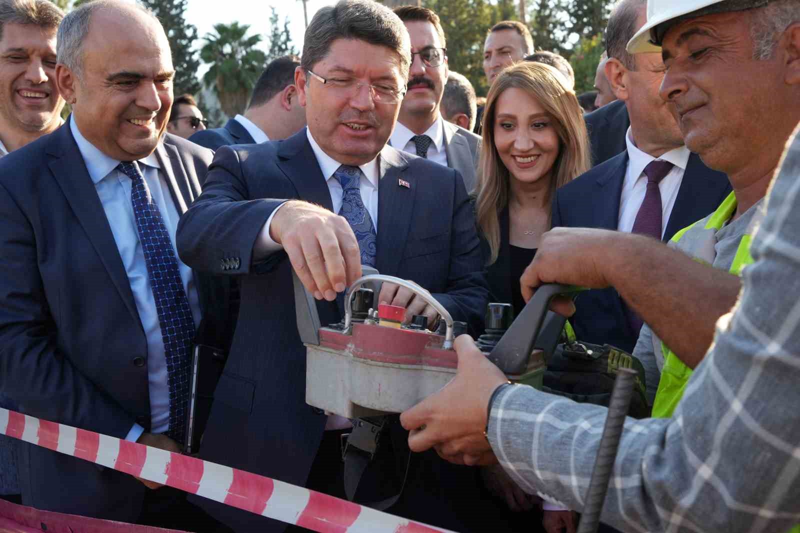 Bakan Tunç: “Vatandaşlarımızın yargıya güvenini en üst noktaya çıkarmanın gayreti içerisinde olacağız”
