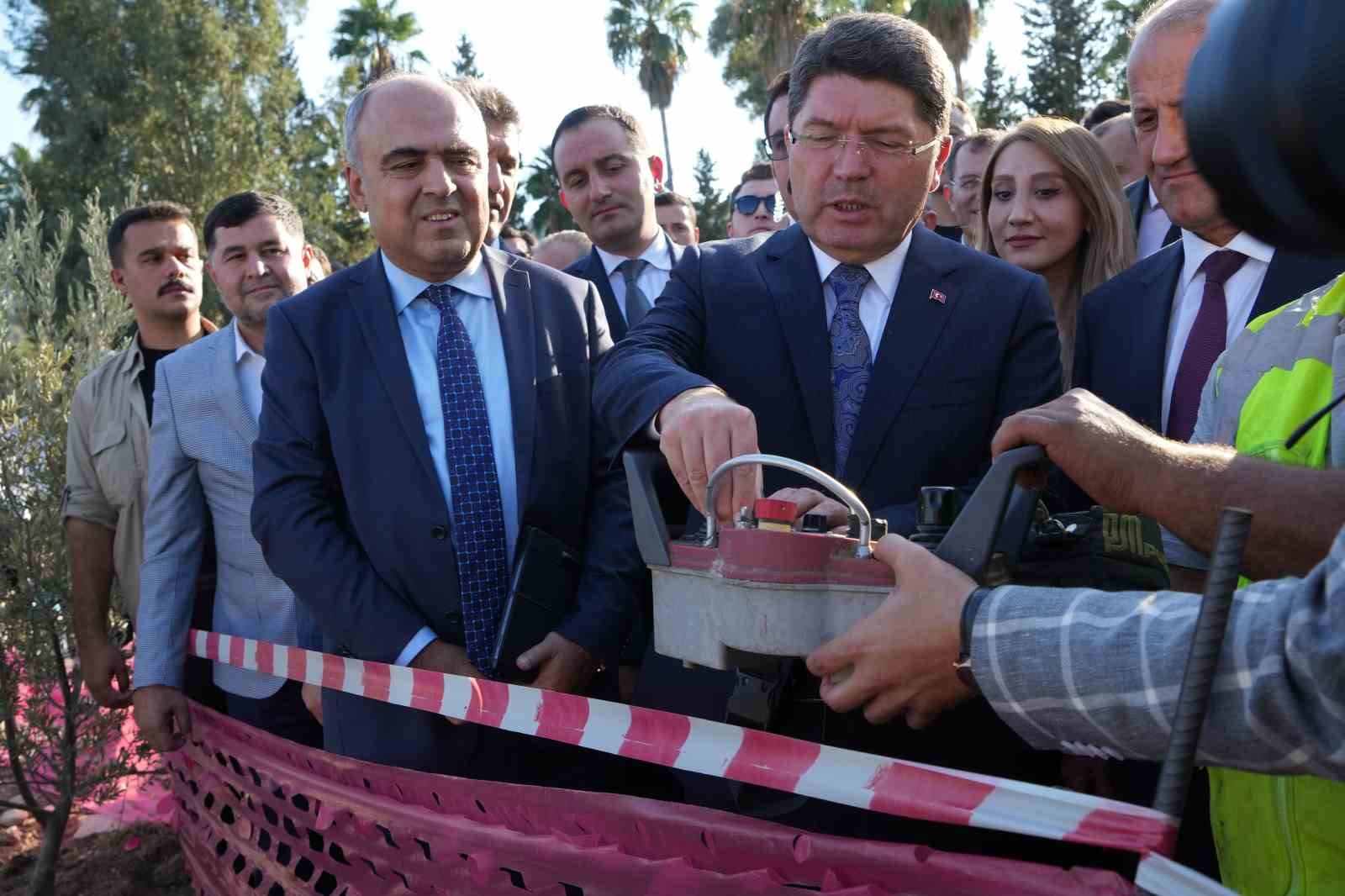 Bakan Tunç: “Vatandaşlarımızın yargıya güvenini en üst noktaya çıkarmanın gayreti içerisinde olacağız”
