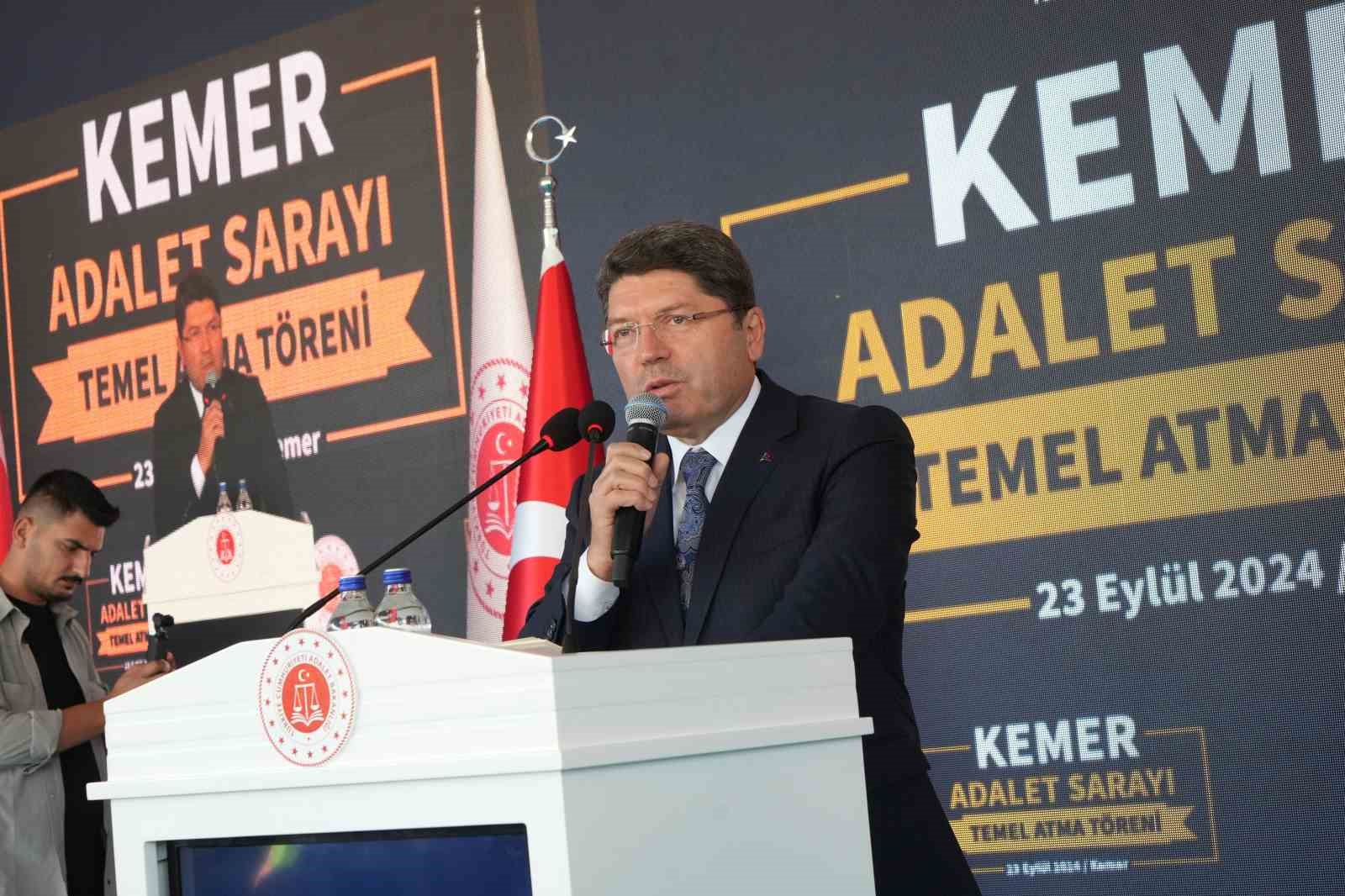 Bakan Tunç: “Vatandaşlarımızın yargıya güvenini en üst noktaya çıkarmanın gayreti içerisinde olacağız”
