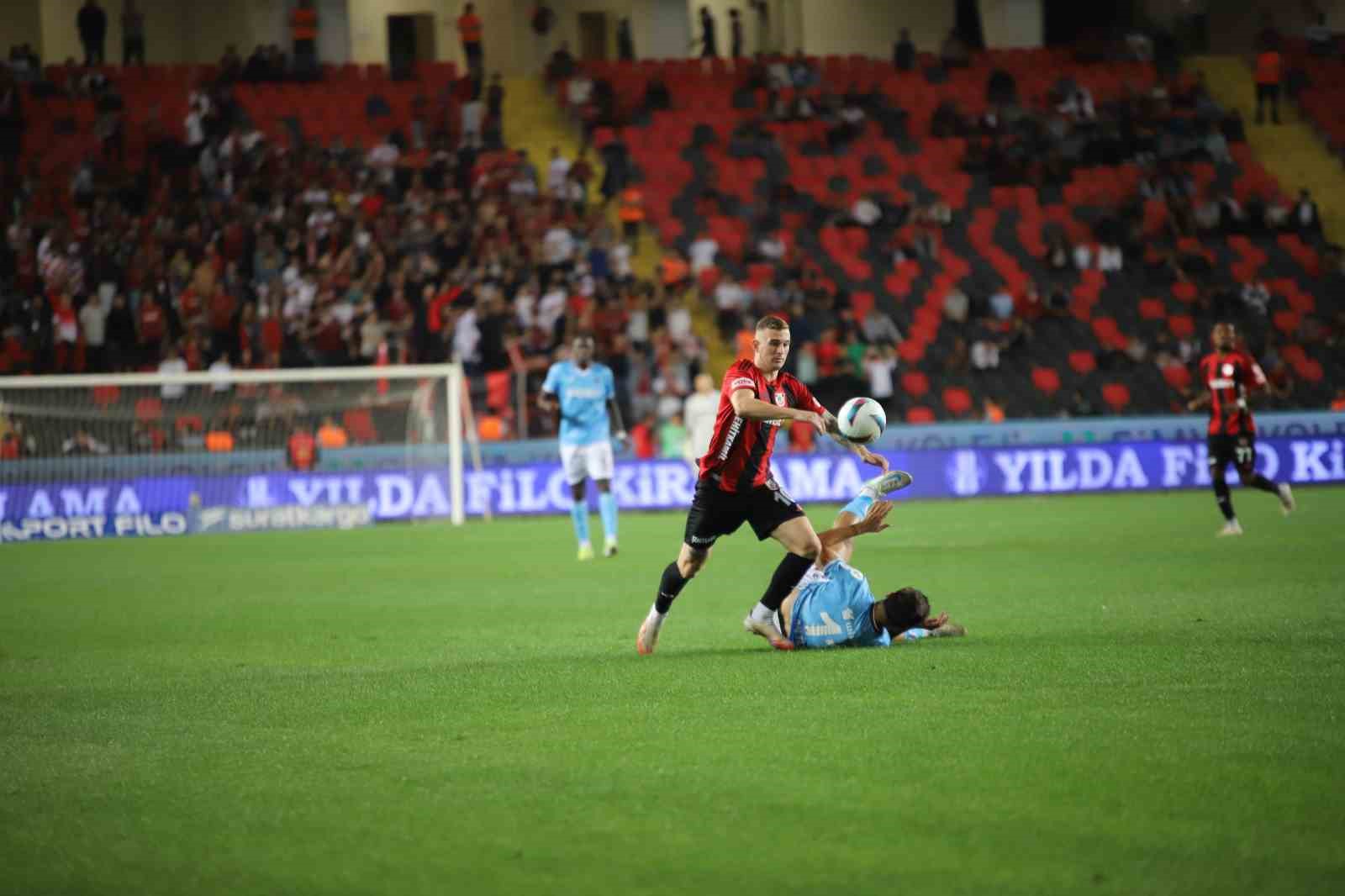 Trendyol Süper Lig: Gaziantep FK: 0 - Trabzonspor: 0 (Maç devam ediyor)
