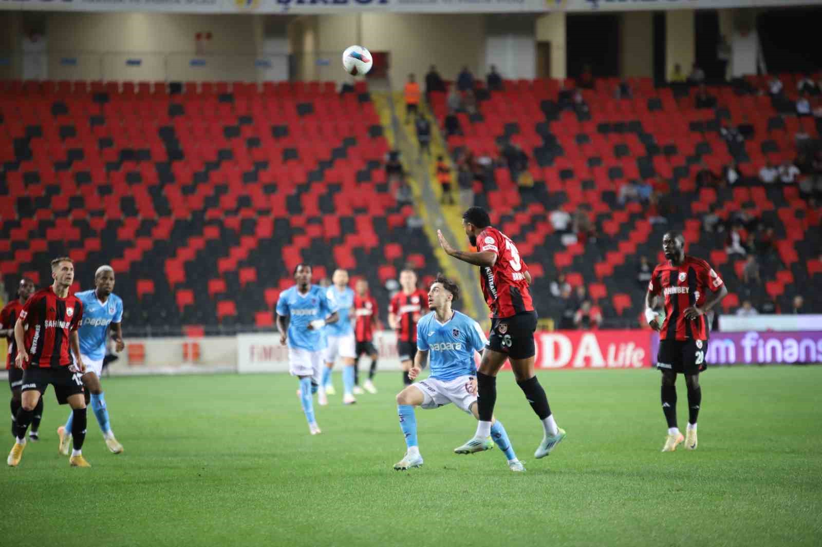 Trendyol Süper Lig: Gaziantep FK: 0 - Trabzonspor: 0 (Maç devam ediyor)
