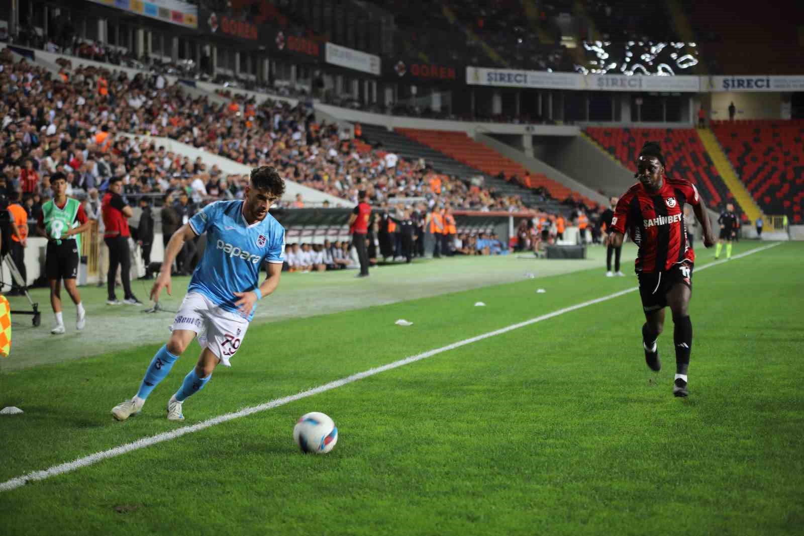 Trendyol Süper Lig: Gaziantep FK: 0 - Trabzonspor: 0 (Maç devam ediyor)
