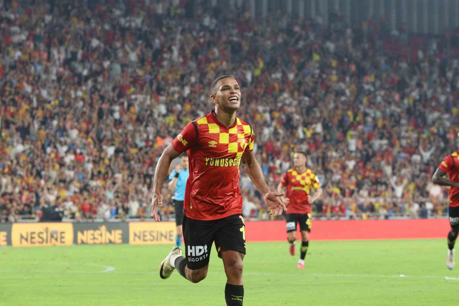 Trendyol Süper Lig: Göztepe: 2 - Kayserispor: 0 (İlk yarı)
