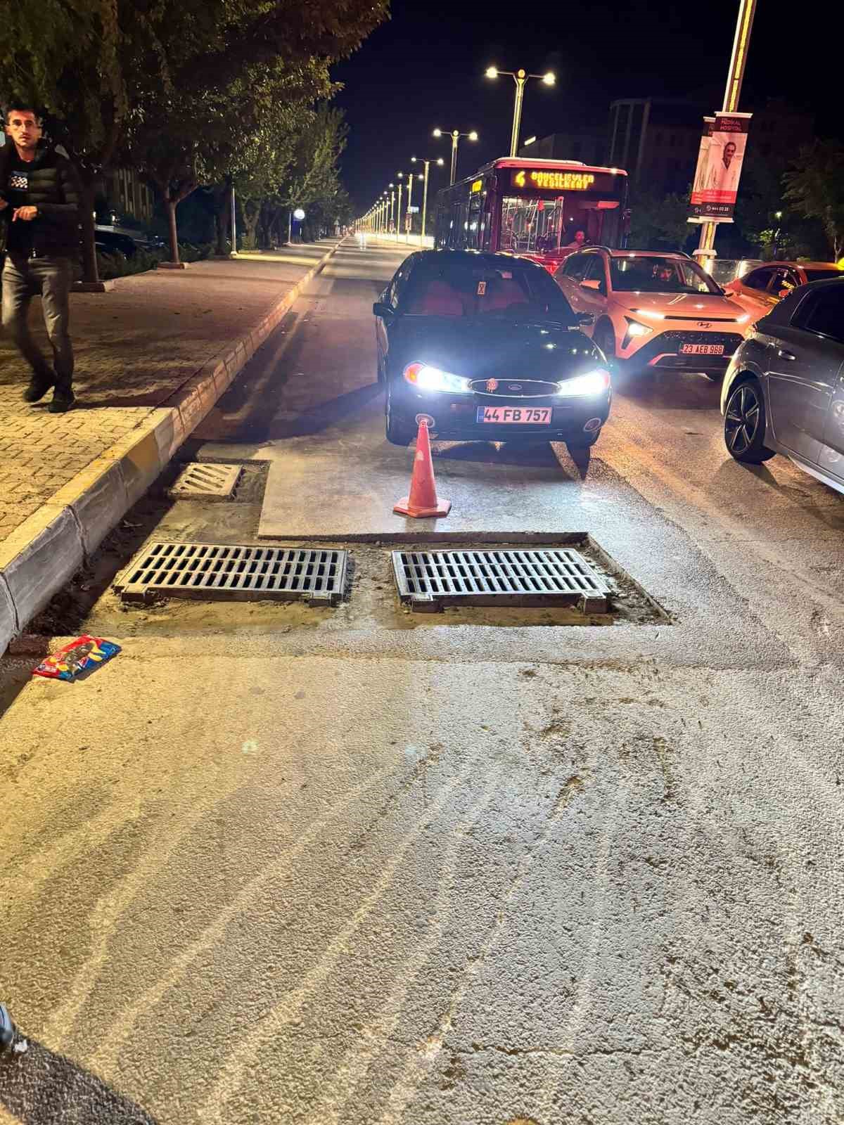 Elazığ’da motosiklet devrildi: 2 yaralı
