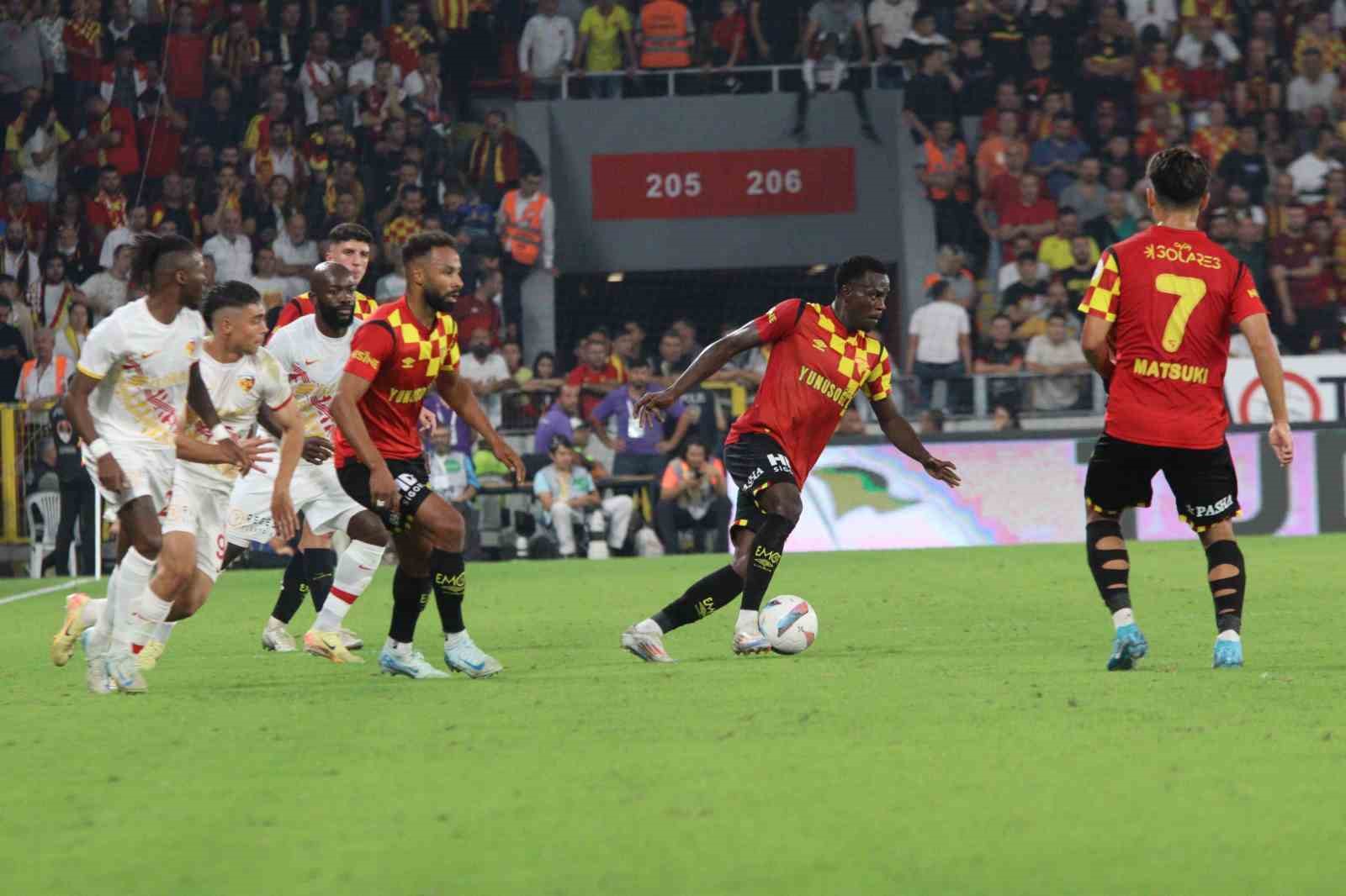 Trendyol Süper Lig: Göztepe: 3 - Kayserispor: 0  (Maç sonucu)
