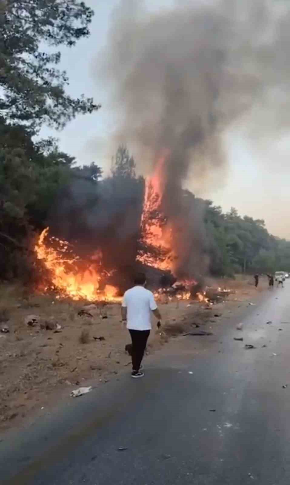 Bodrum’da motosikletle çarpışan araçta yangın çıktı: 1 ölü, 2 yaralı
