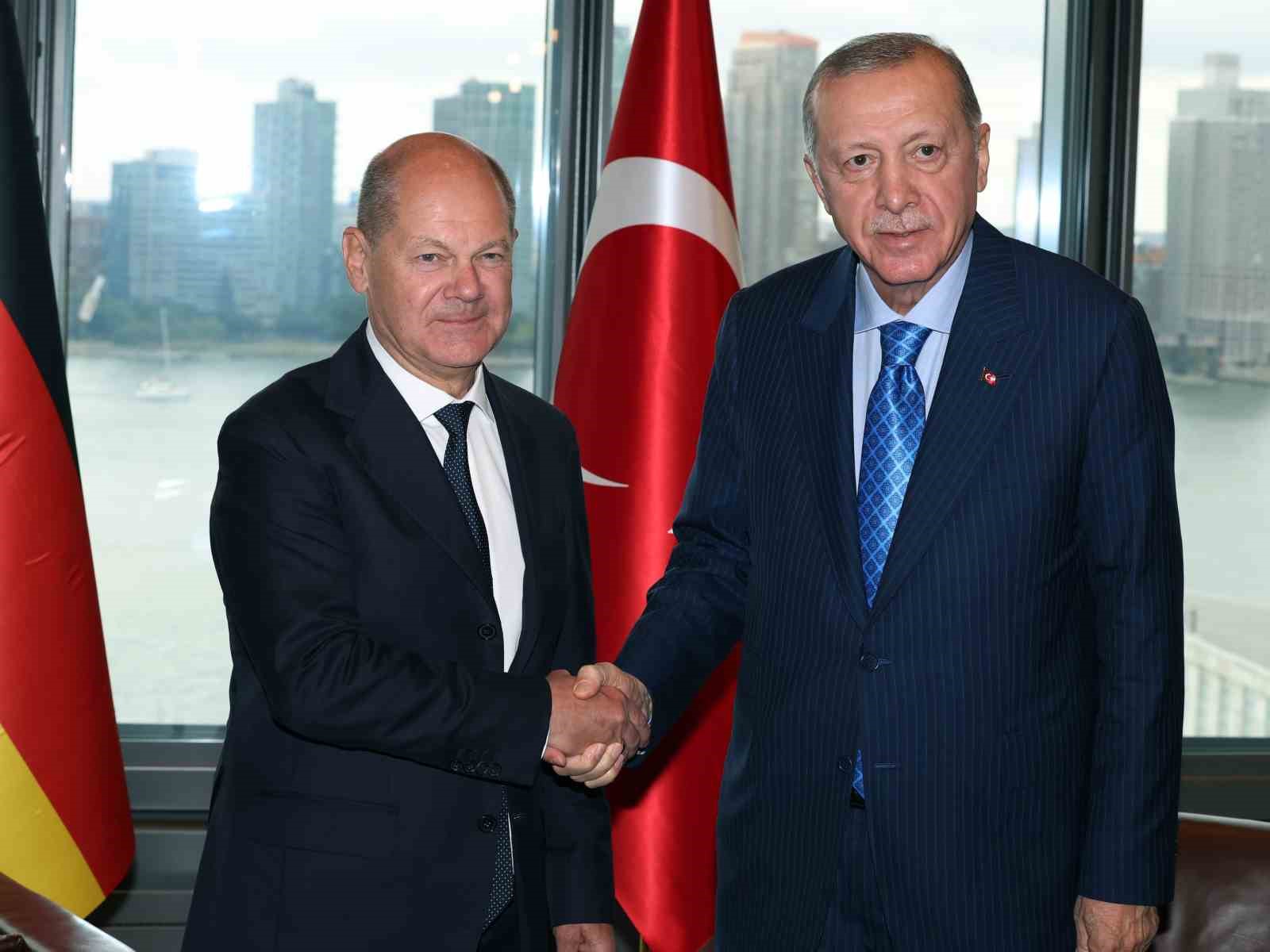 Cumhurbaşkanı Erdoğan, Almanya Başbakanı Scholz’u kabul etti
