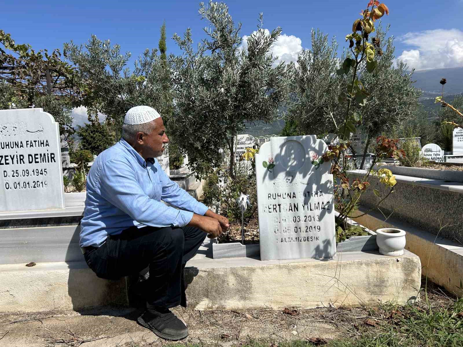 Ders çalışmadığı için babasının döverek öldürdüğü 6 yaşındaki Mertcan’ın annesi çocuk katilleri için idam istiyor
