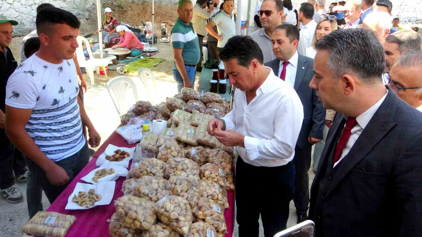 Göktepe Festivali’nde mahalle halkı el emeklerini sergiledi
