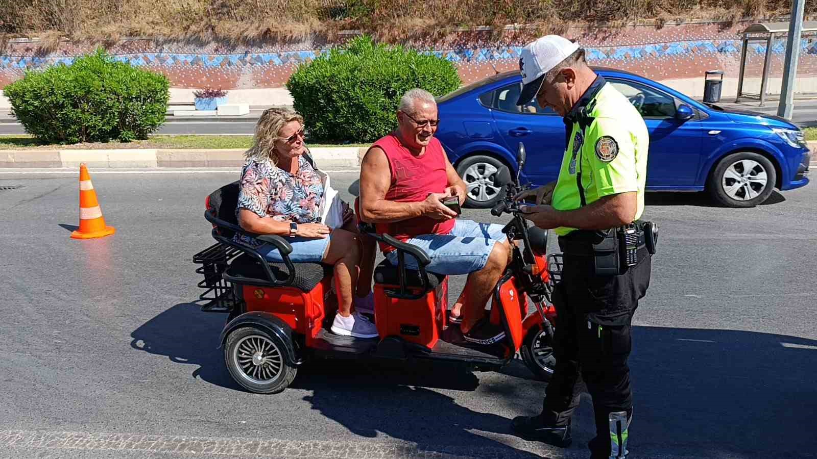 ’Ehliyetimi yeni aldım, sisteme düşmemiş’ diyen genç kız cezadan kurtulamadı
