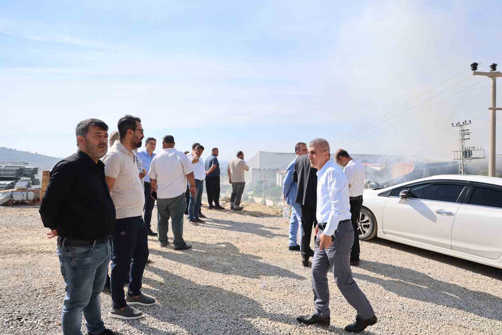 Paketleme tesisindeki yangın havadan görüntülendi
