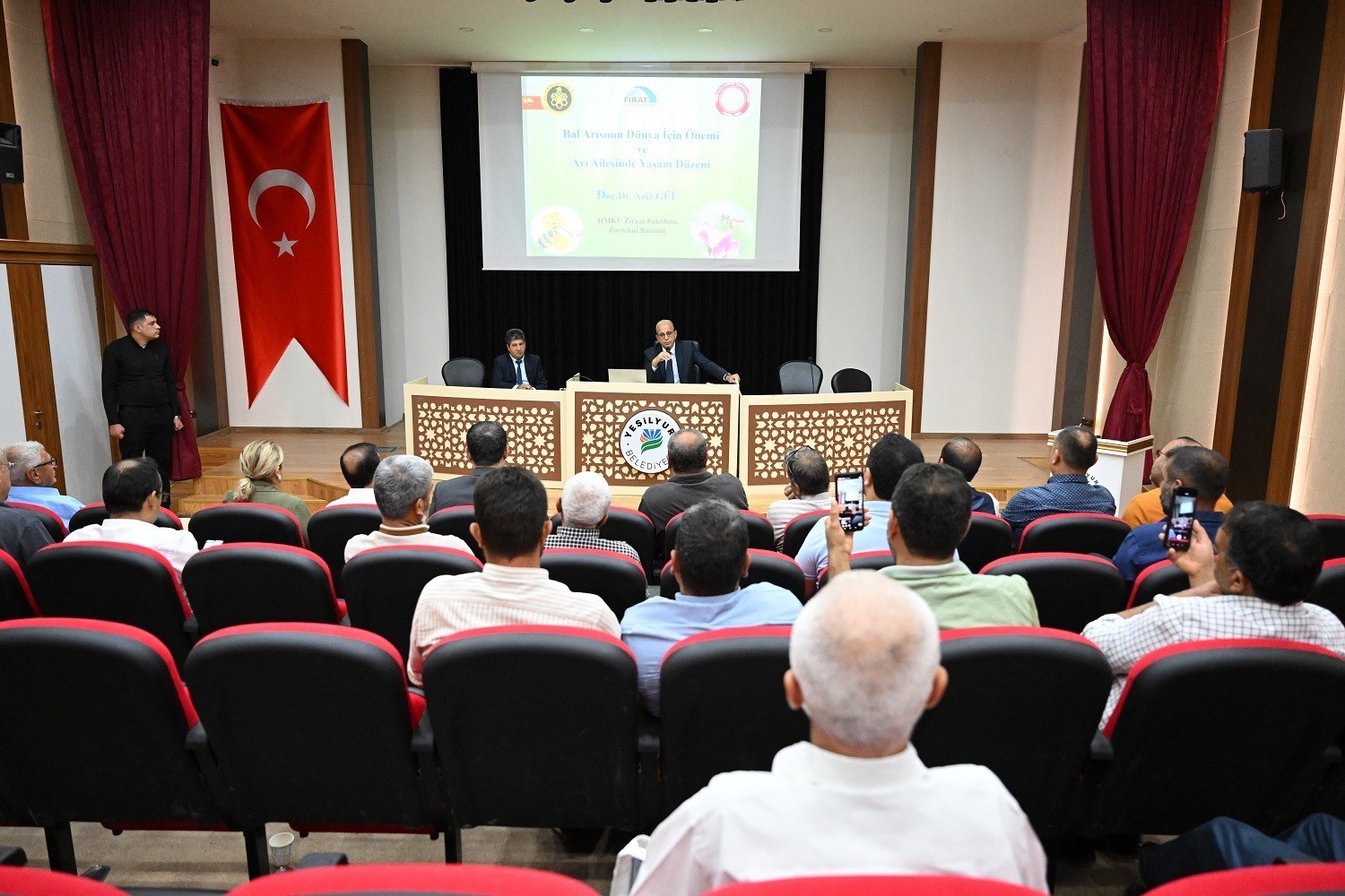 Yeşilyurt Belediyesi’nden ’Arının dili balın özü