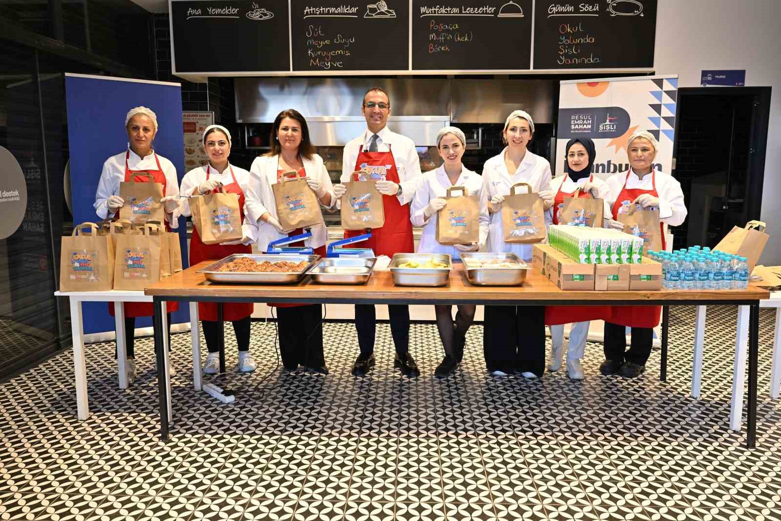 Şişli’de “Bir Öğün Bizden” projesi: Her gün bin 500 öğrenciye gıda paketi
