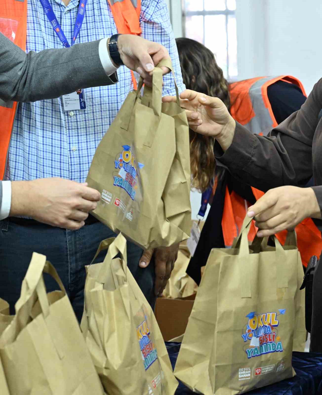 Şişli’de “Bir Öğün Bizden” projesi: Her gün bin 500 öğrenciye gıda paketi
