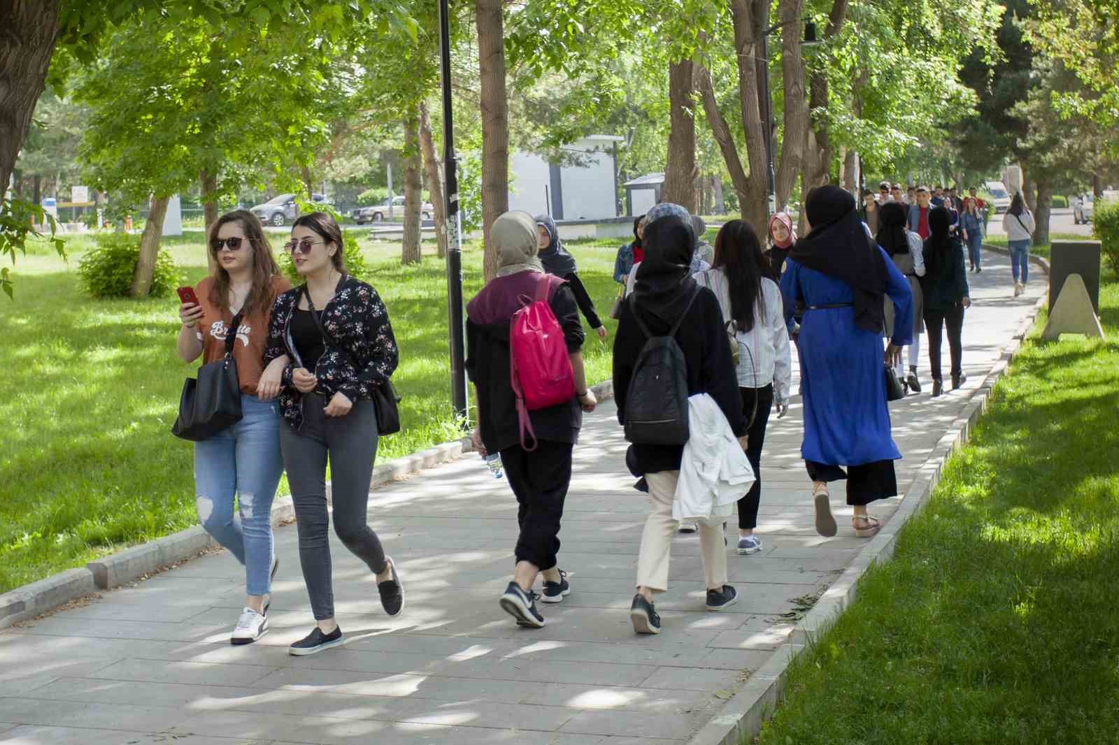 Atatürk Üniversitesi’nde ders kayıtları başladı
