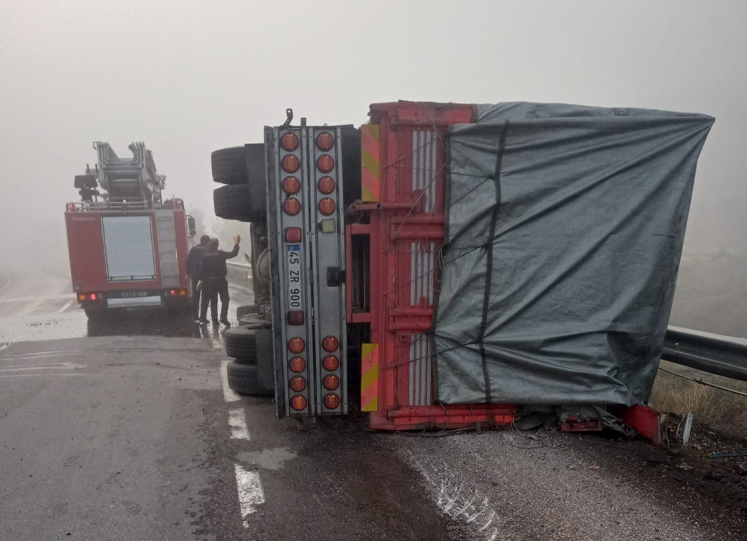 Yoğun sis kazaya sebep oldu: 1 yaralı
