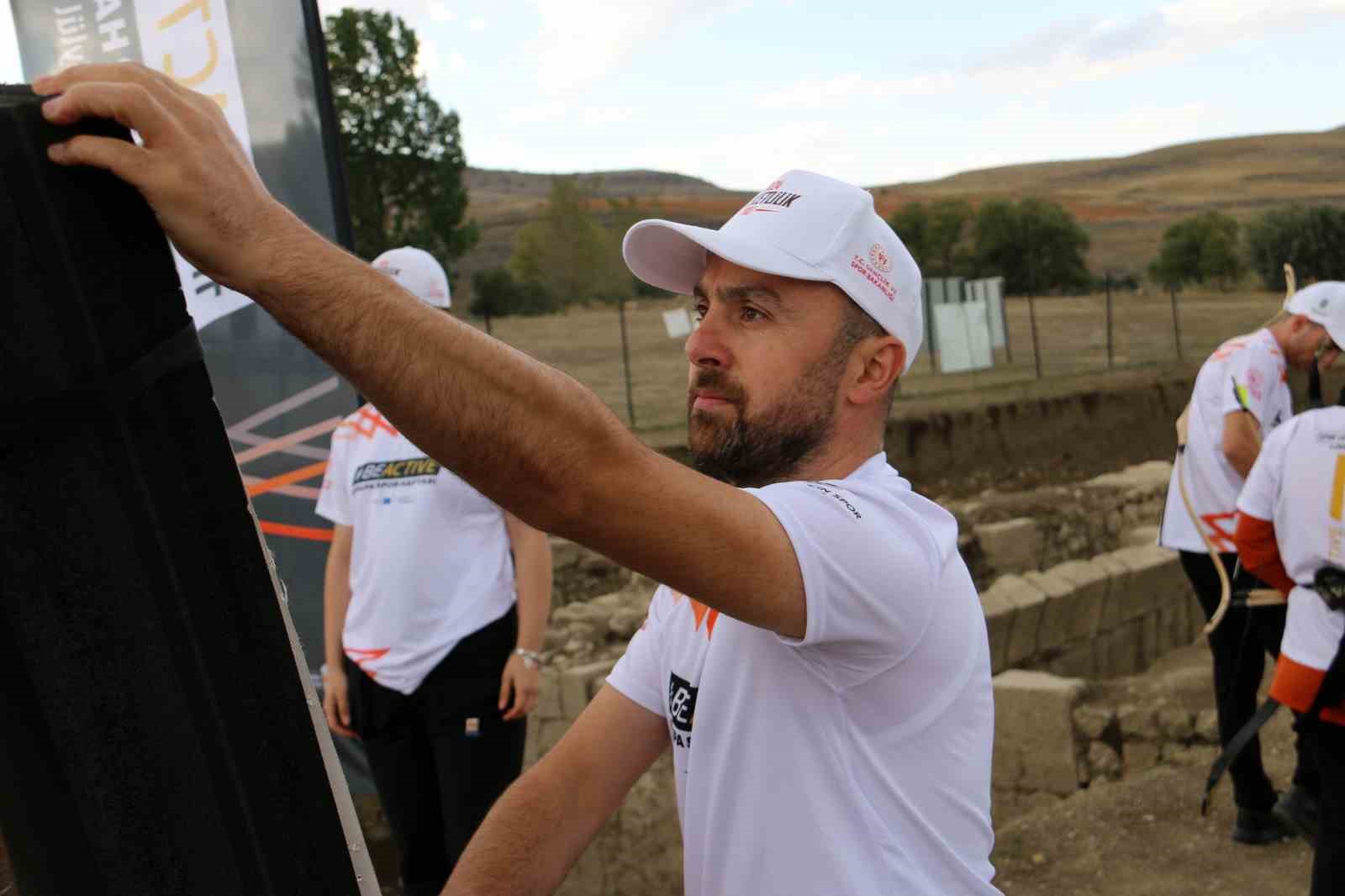 Satala’da binlerce yıl sonra ok sesleri
