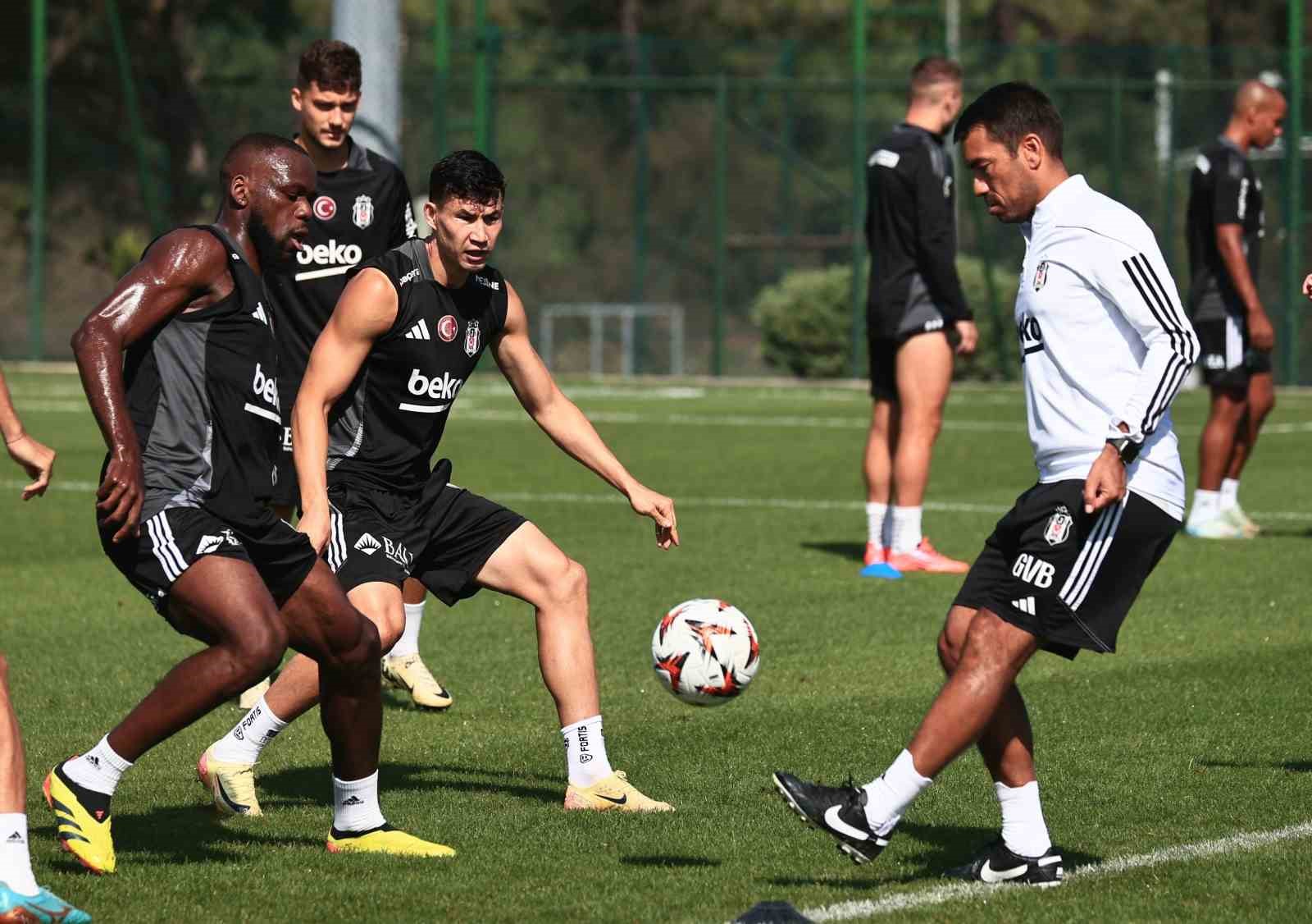 Beşiktaş’ta Ajax maçı hazırlıkları başladı
