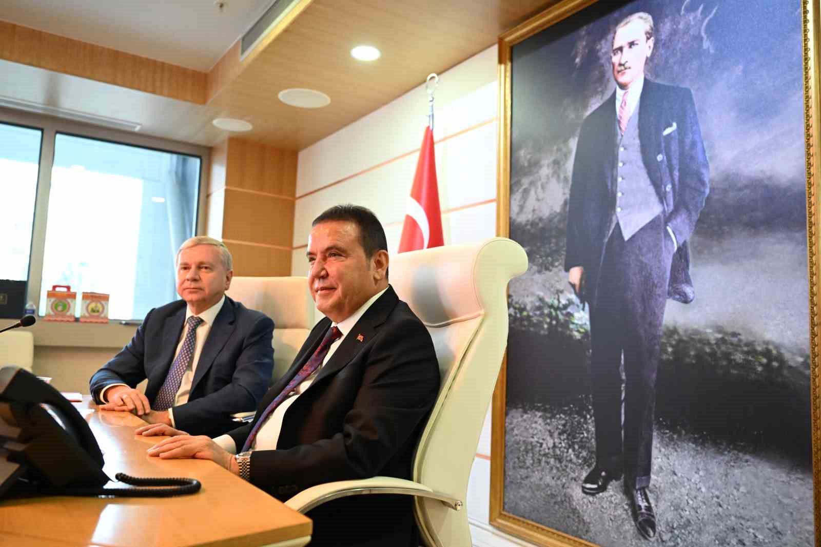 Moskova Hükümet Bakanı ile Başkan Böcek iş birlikleri hakkında görüş alış verişinde bulundu
