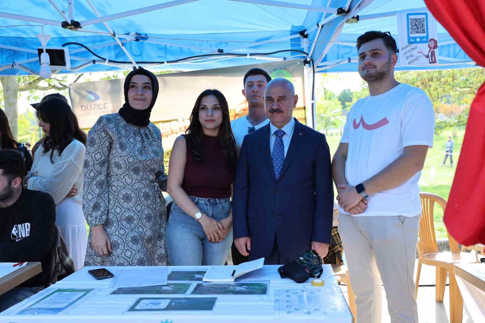 Düzce Üniversitesi öğrenci toplulukları tanıtım günleri başladı
