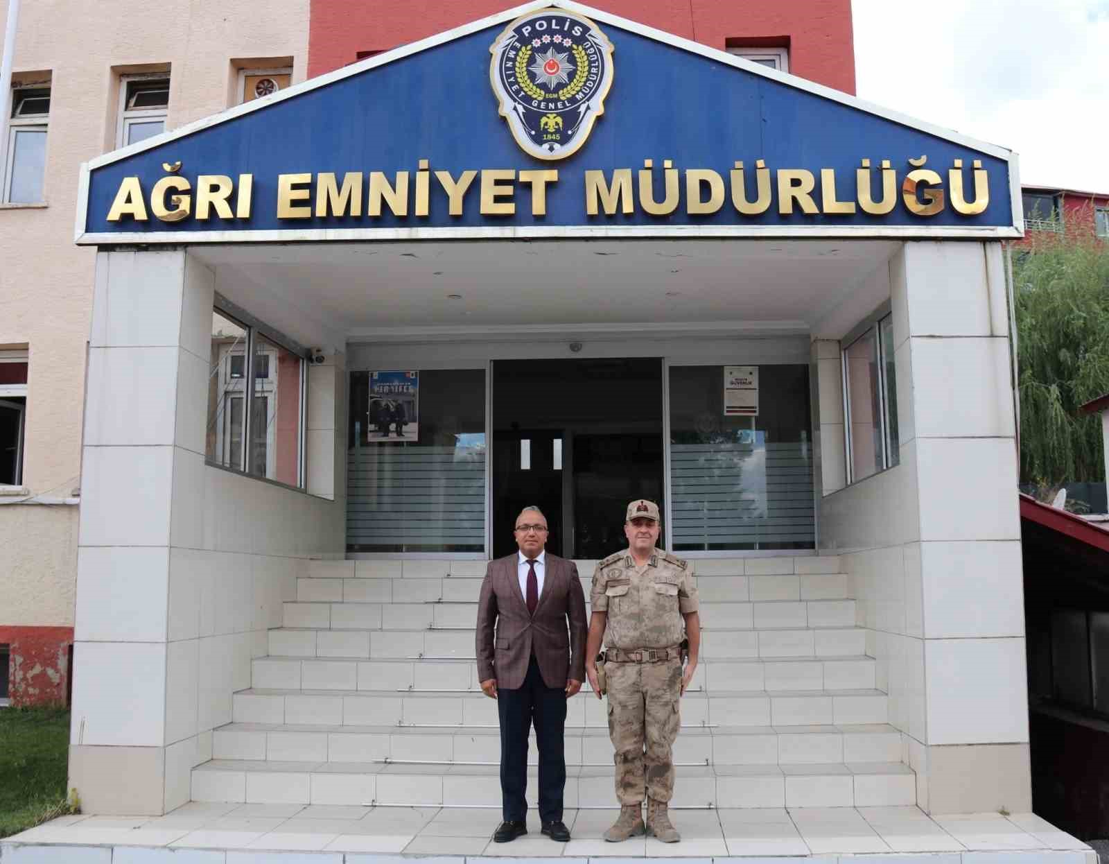 Ağrı İl Jandarma Komutanı Tuğgeneral Kiper’den İl Emniyet Müdürü İpar’a ziyaret
