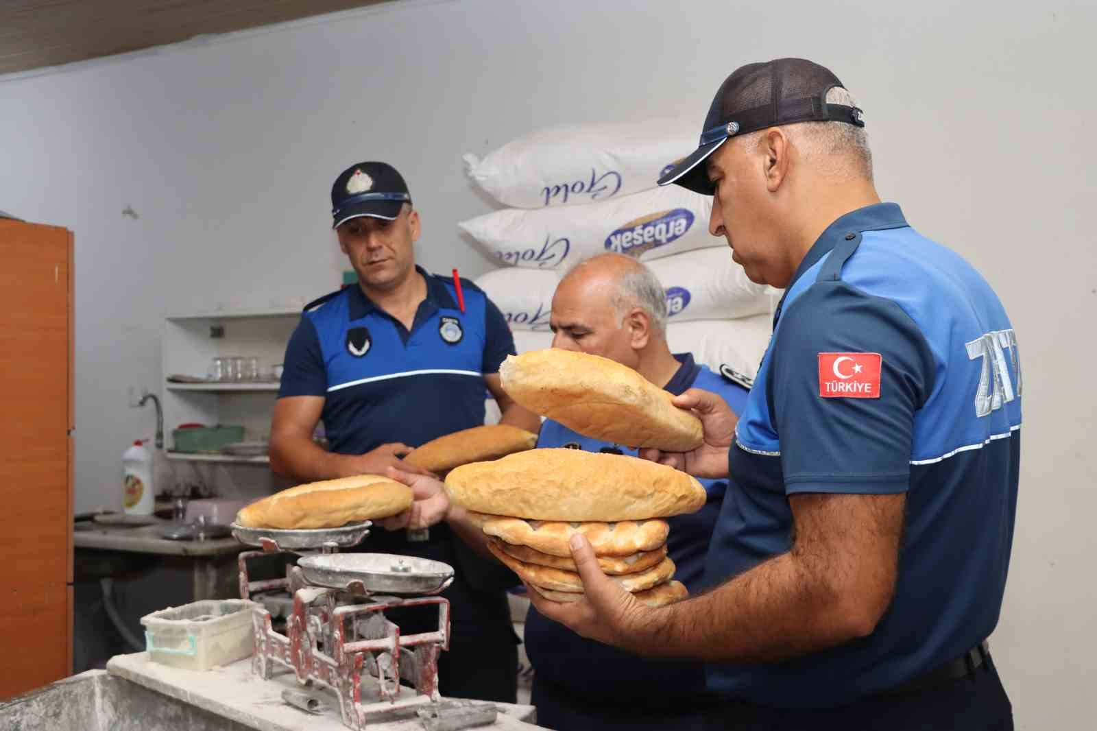 Kozan Belediyesi fırınlarda şafak vakti denetim gerçekleştirdi
