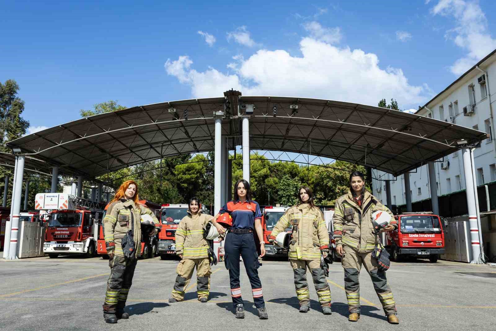 İzmir’in kadın ateş savaşçıları 24 saat göreve hazır
