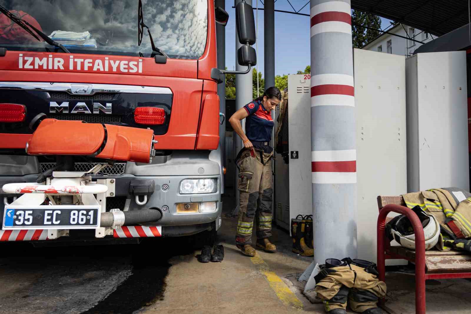 İzmir’in kadın ateş savaşçıları 24 saat göreve hazır
