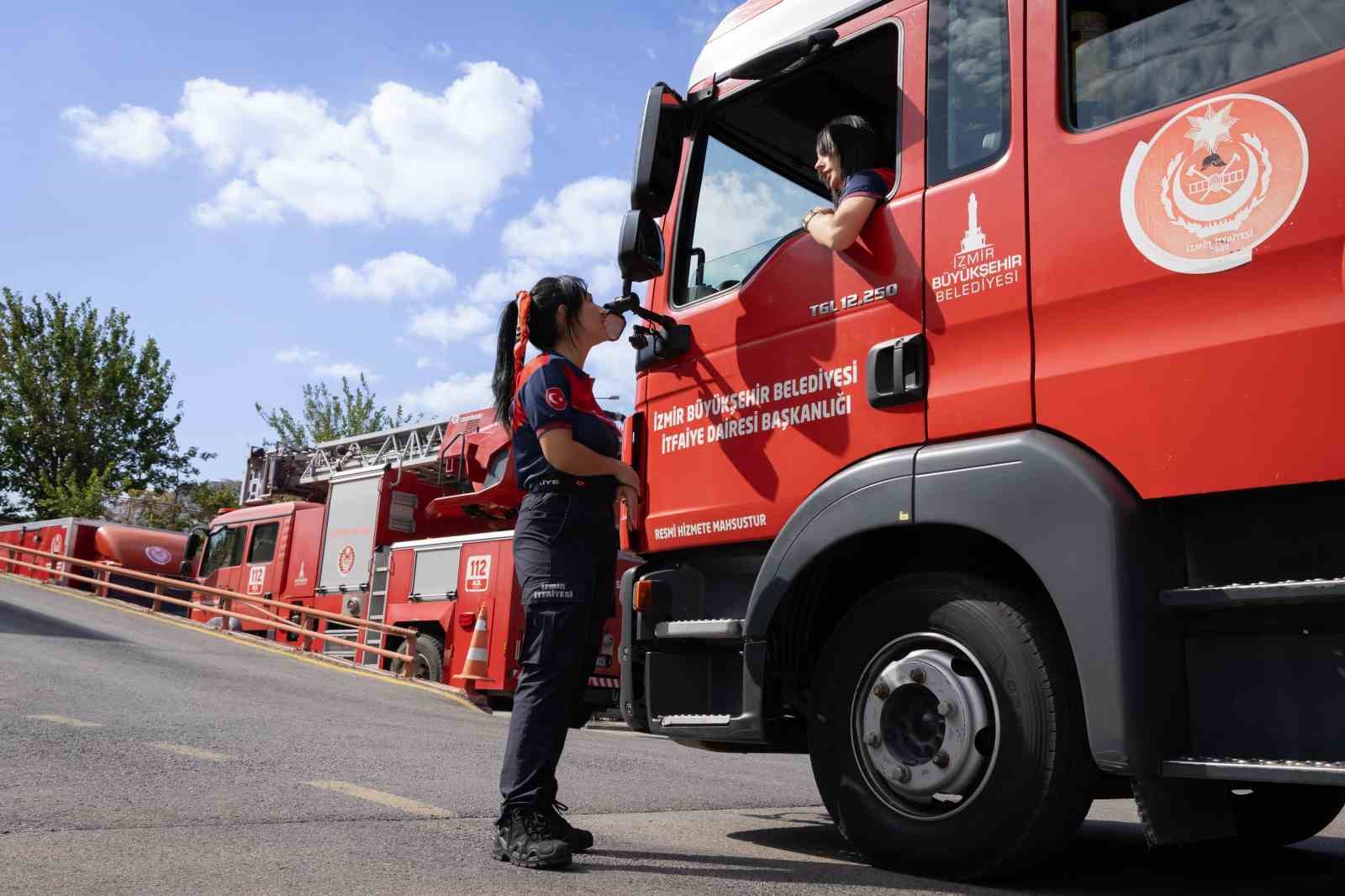 İzmir’in kadın ateş savaşçıları 24 saat göreve hazır
