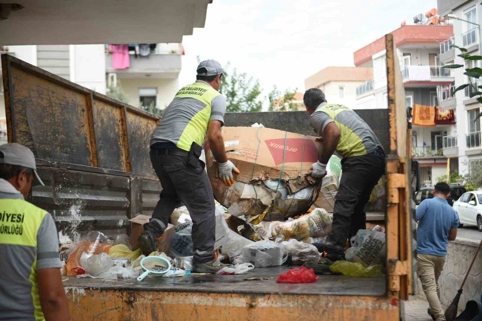 Mahalleyi saran kokunun sebebi 70 metrekarelik evden çıktı
