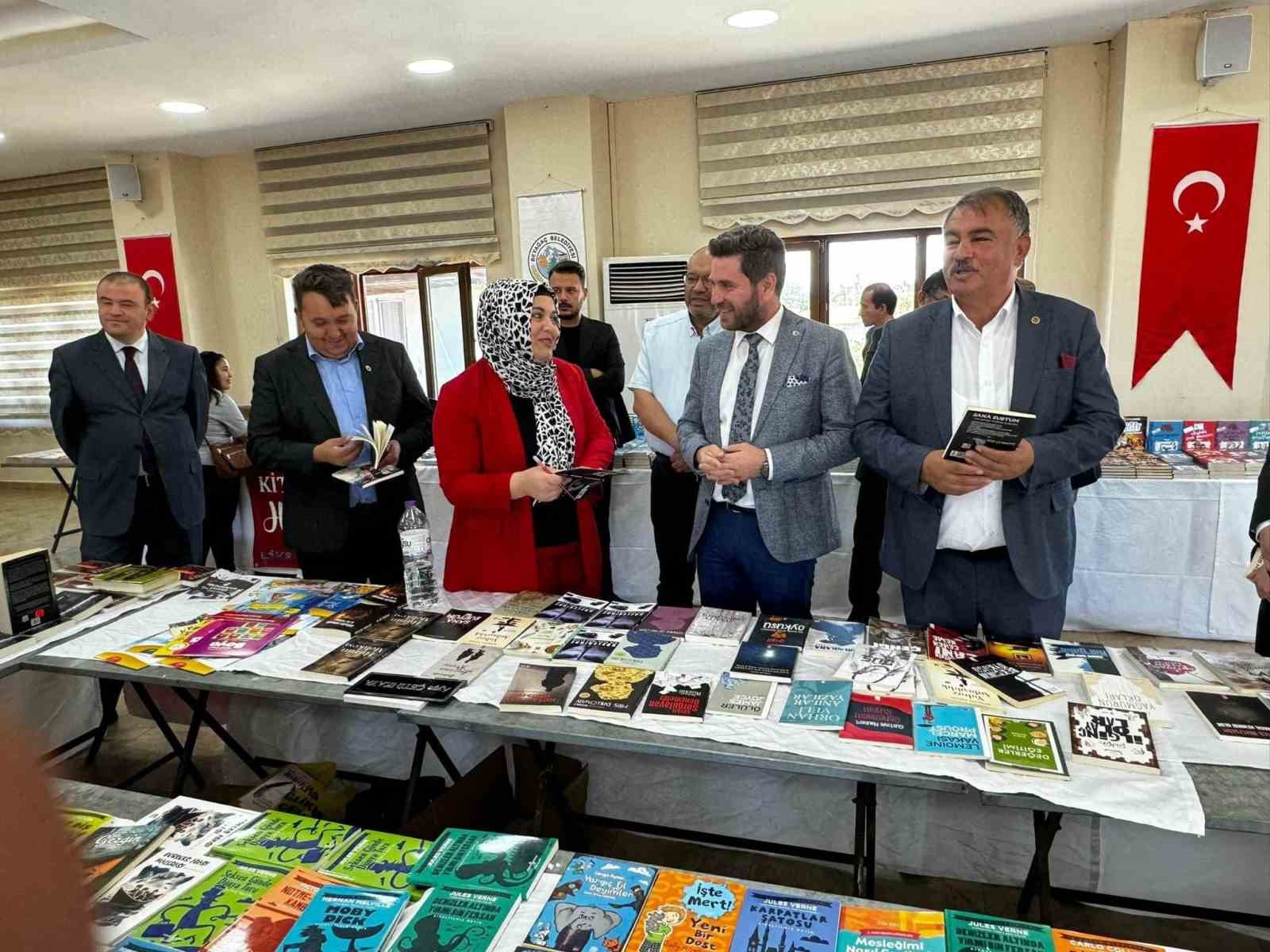 Beyağaç Belediyesi okuyucularla yazarları buluşturdu
