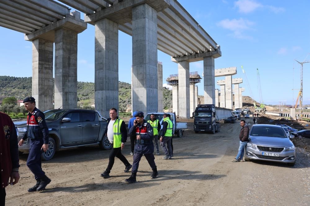 Aydın-Denizli Otoyol inşaatında çalışan işçilerin hak arayışı devam ediyor
