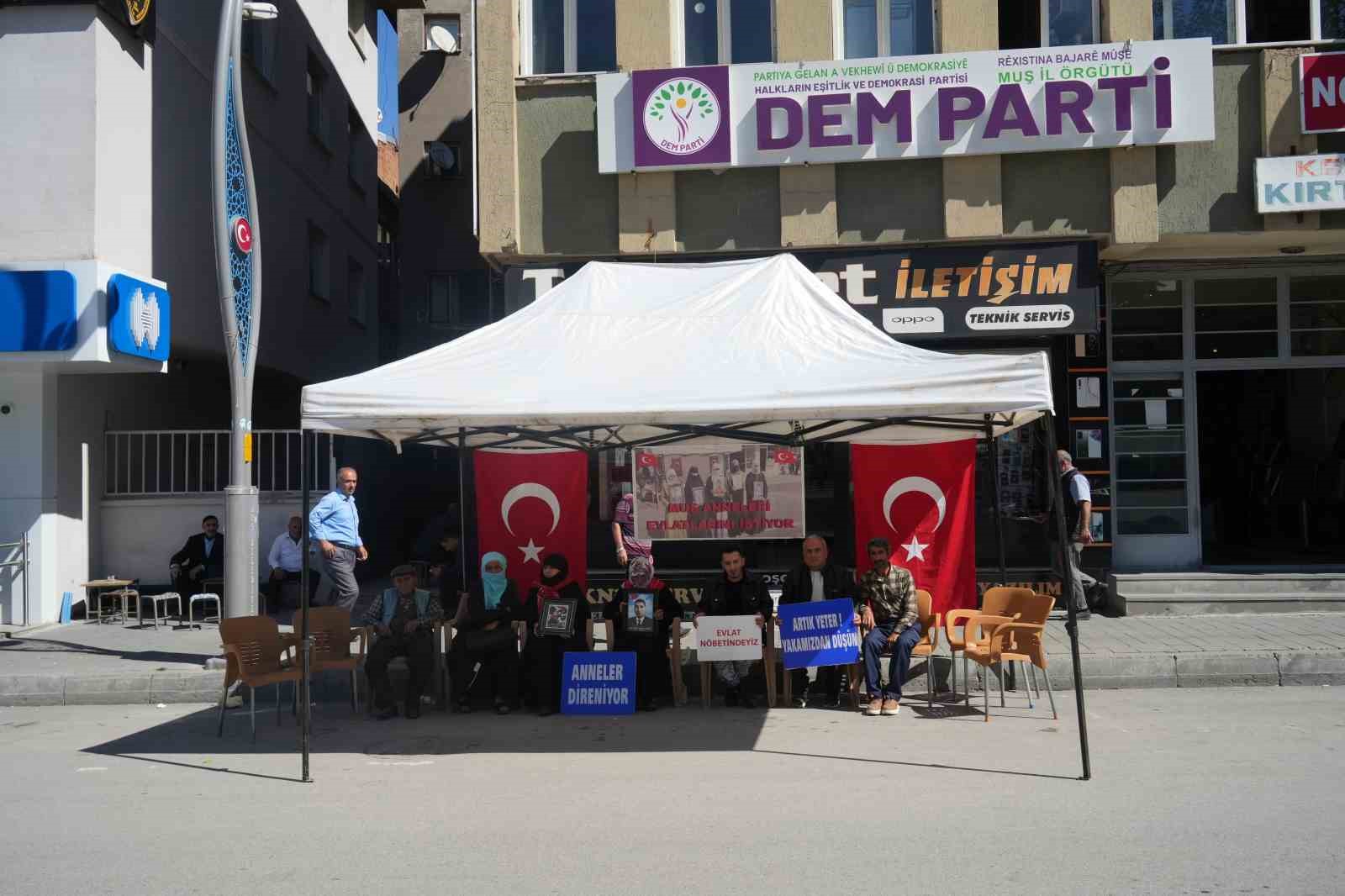 Evladı dağa kaçırılan anne: “Asker de polis de benim oğlumdur”
