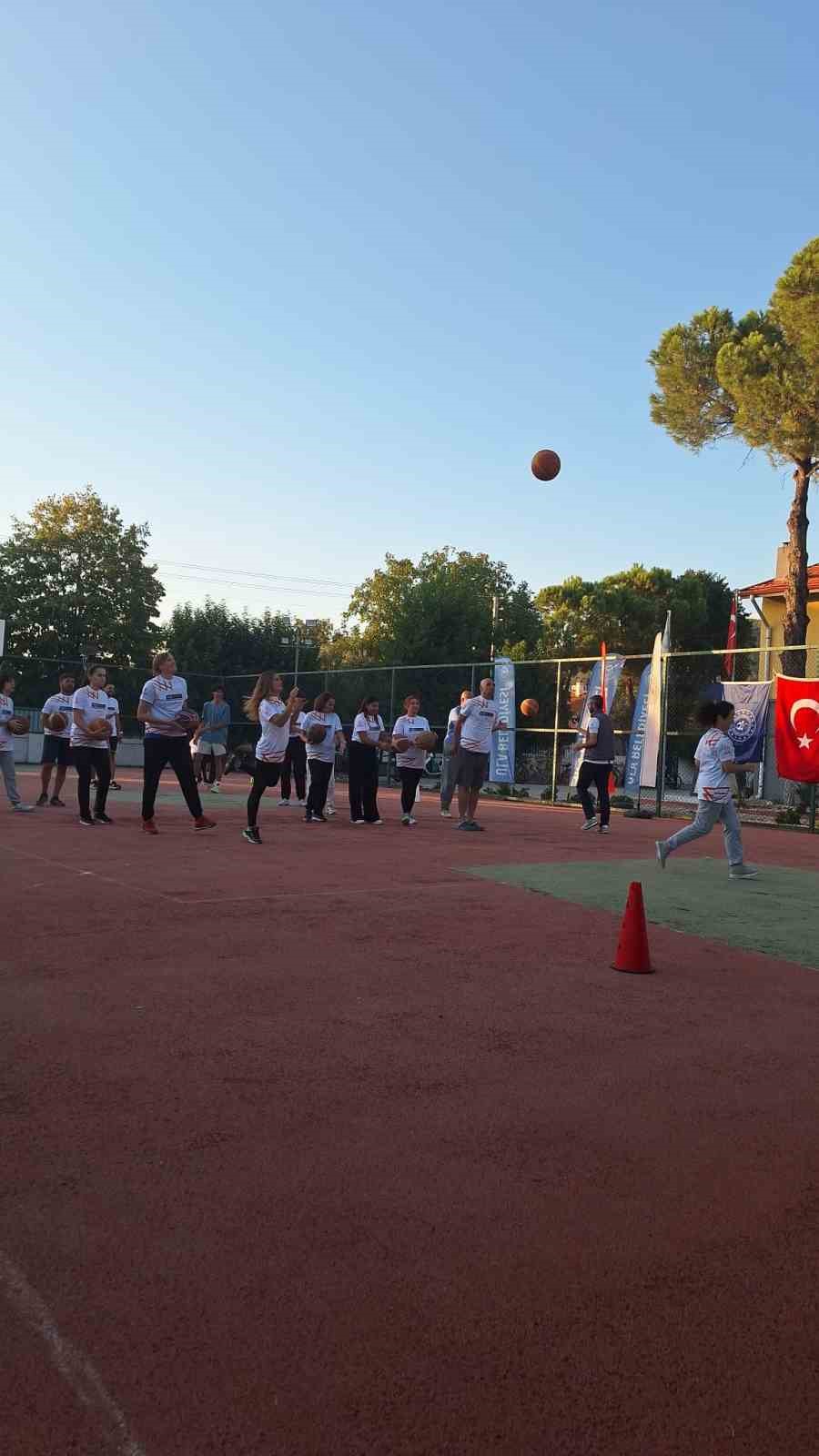 Ula’da “Hareket Ediyoruz, Ula’da Top Sürüyoruz” etkinliği düzenlendi
