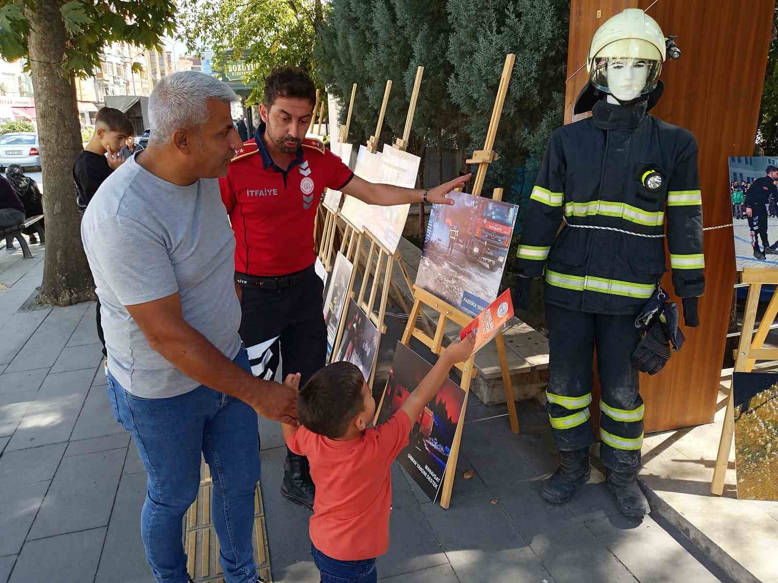 İtfaiye haftasında vatandaşlar bilgilendirildi
