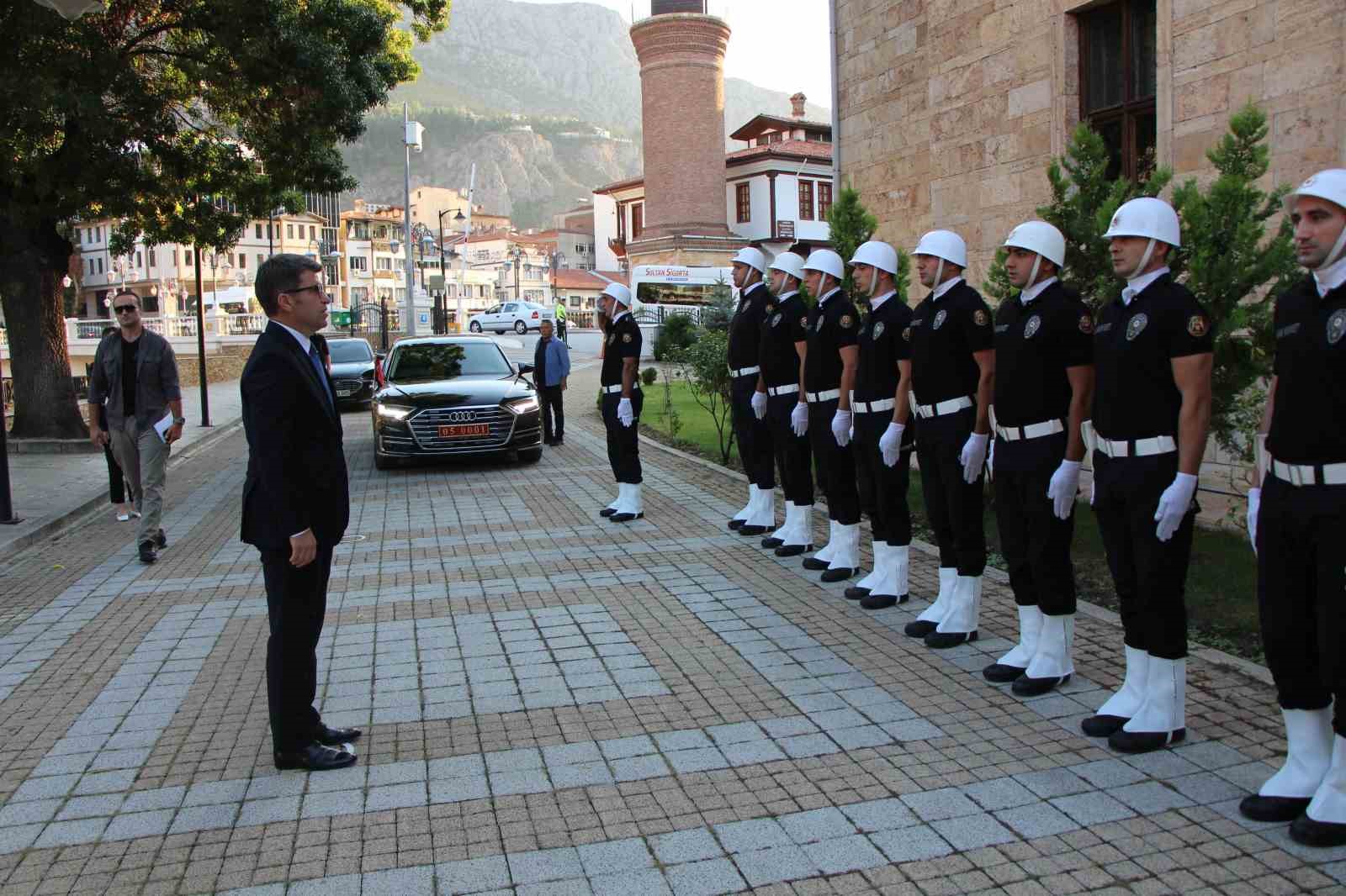 Amasya’nın yeni Valisi Önder Bakan görevine başladı
