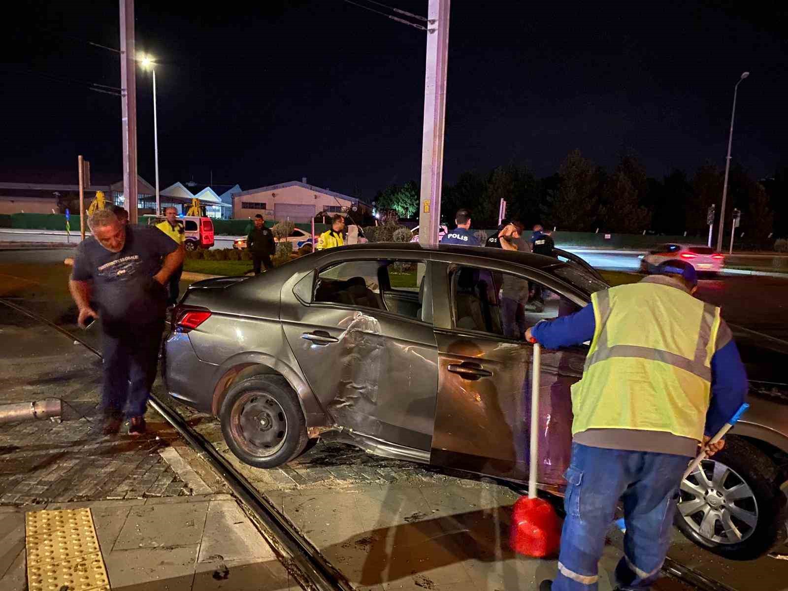 Kayseri’de kazaya karışan otomobilin sürücüsü kaçtı: 5 yaralı
