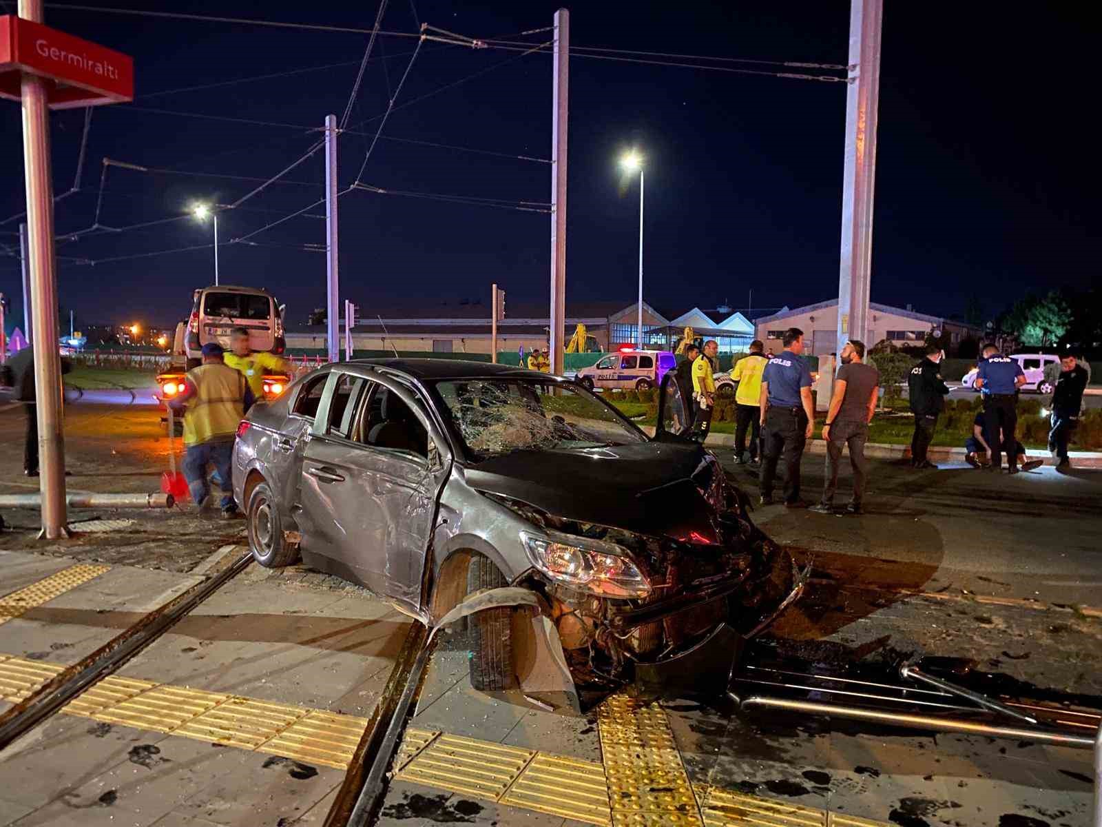 Kayseri’de kazaya karışan otomobilin sürücüsü kaçtı: 5 yaralı
