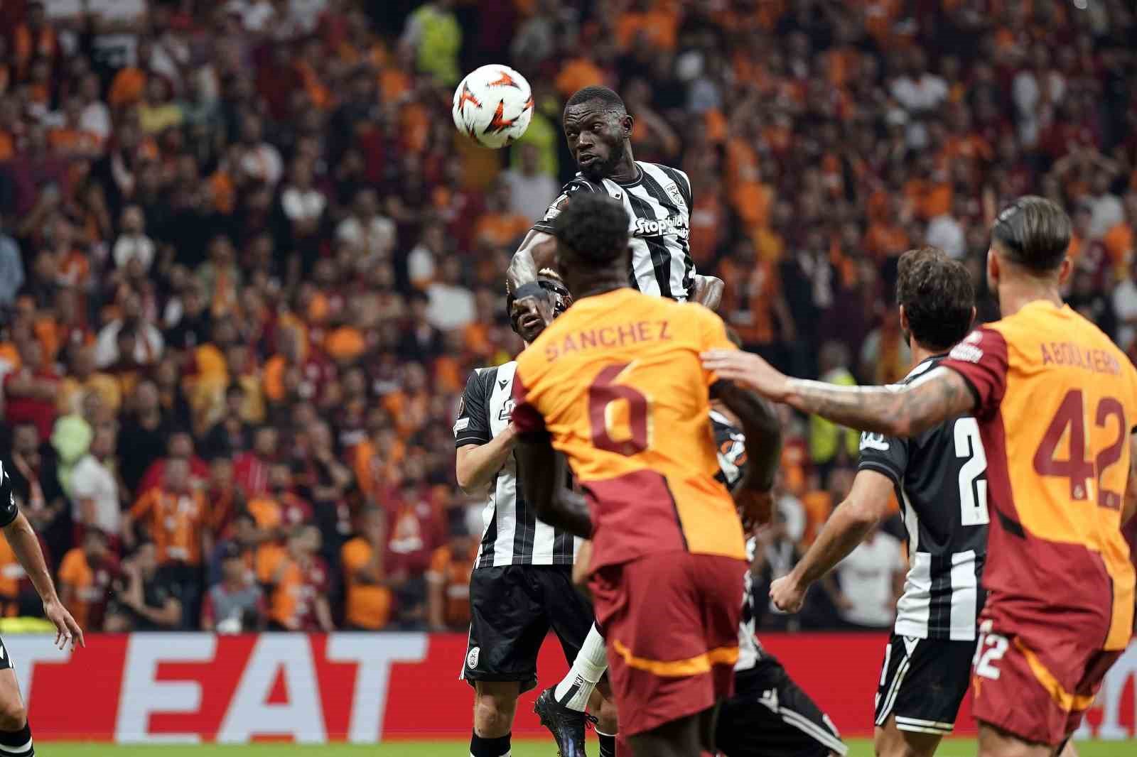 UEFA Avrupa Ligi: Galatasaray: 0 - PAOK: 0 (İlk yarı)
