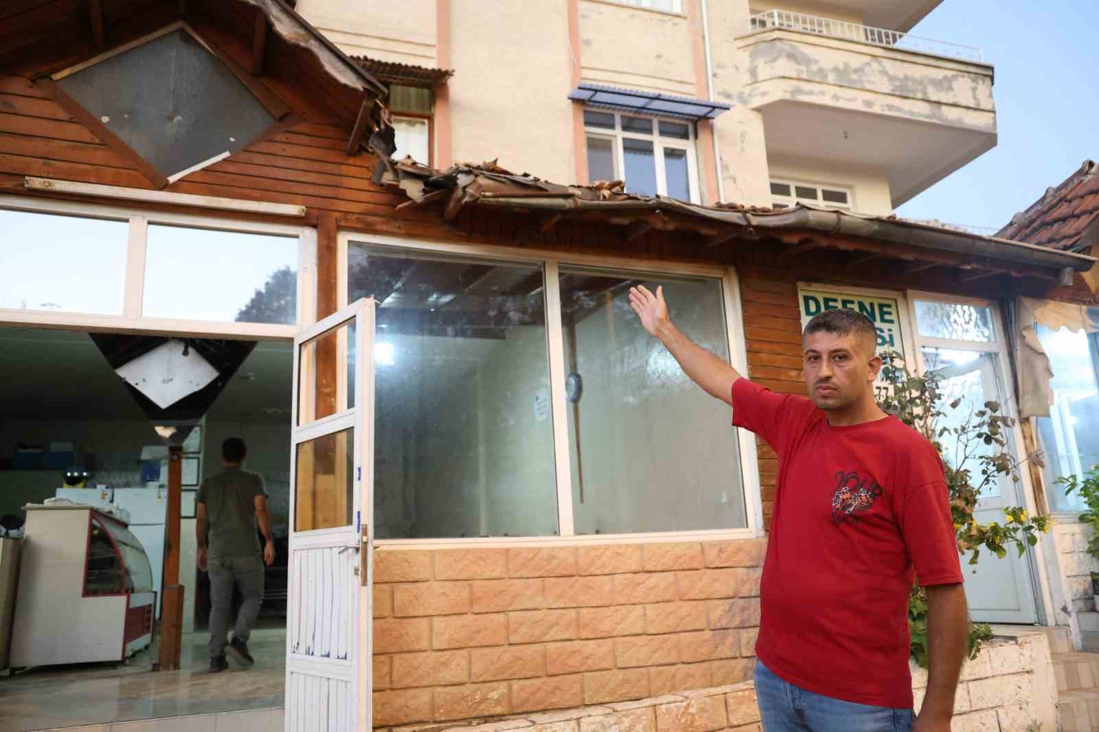 Freni patlayan hafriyat kamyonunun araçları kağıt gibi ezdiği anlara ait görüntü feci kazanın büyüklüğünü gözler önüne serdi
