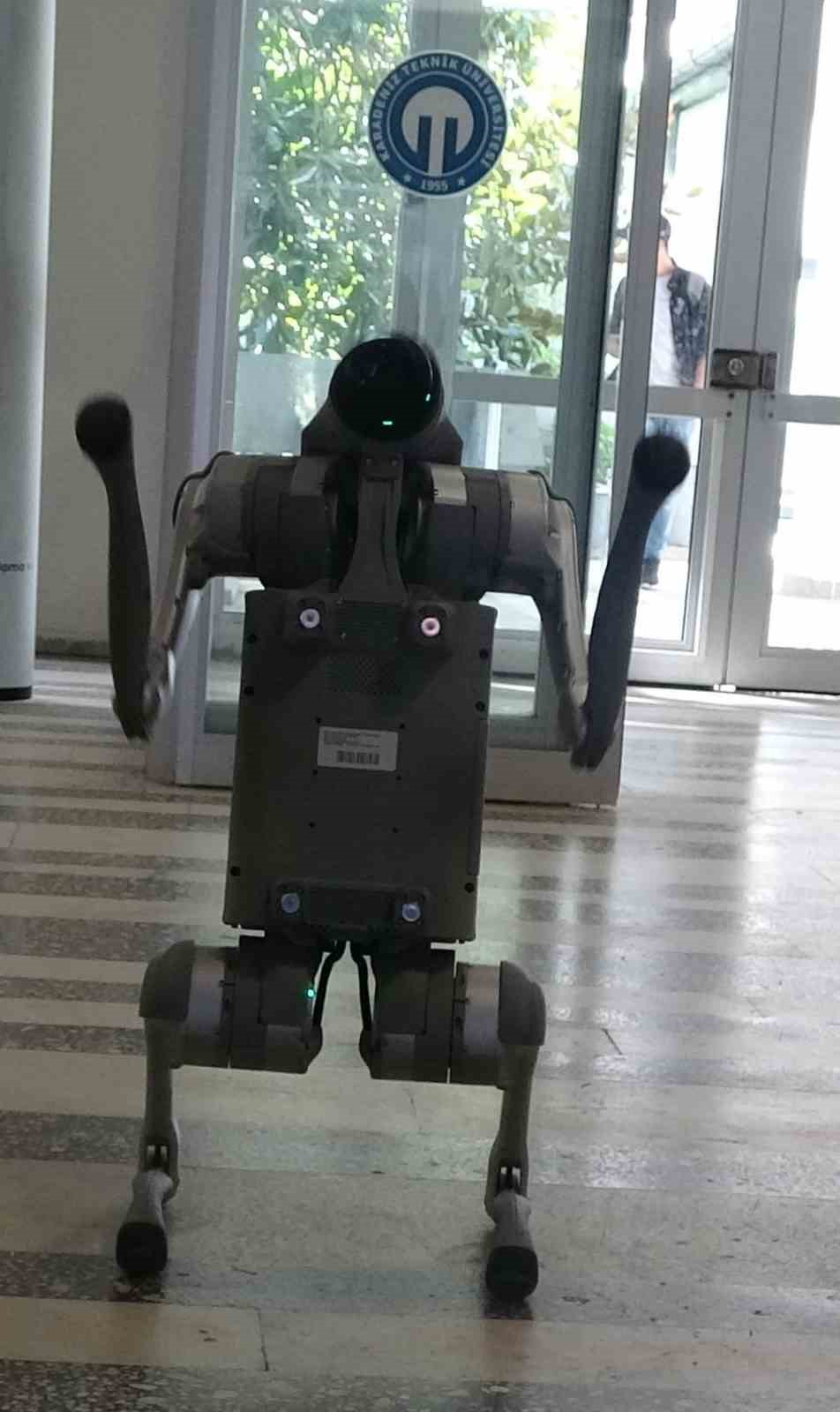 Deprem sonrası hasar tespiti artık yapay zeka destekli robotik köpekle yapılacak
