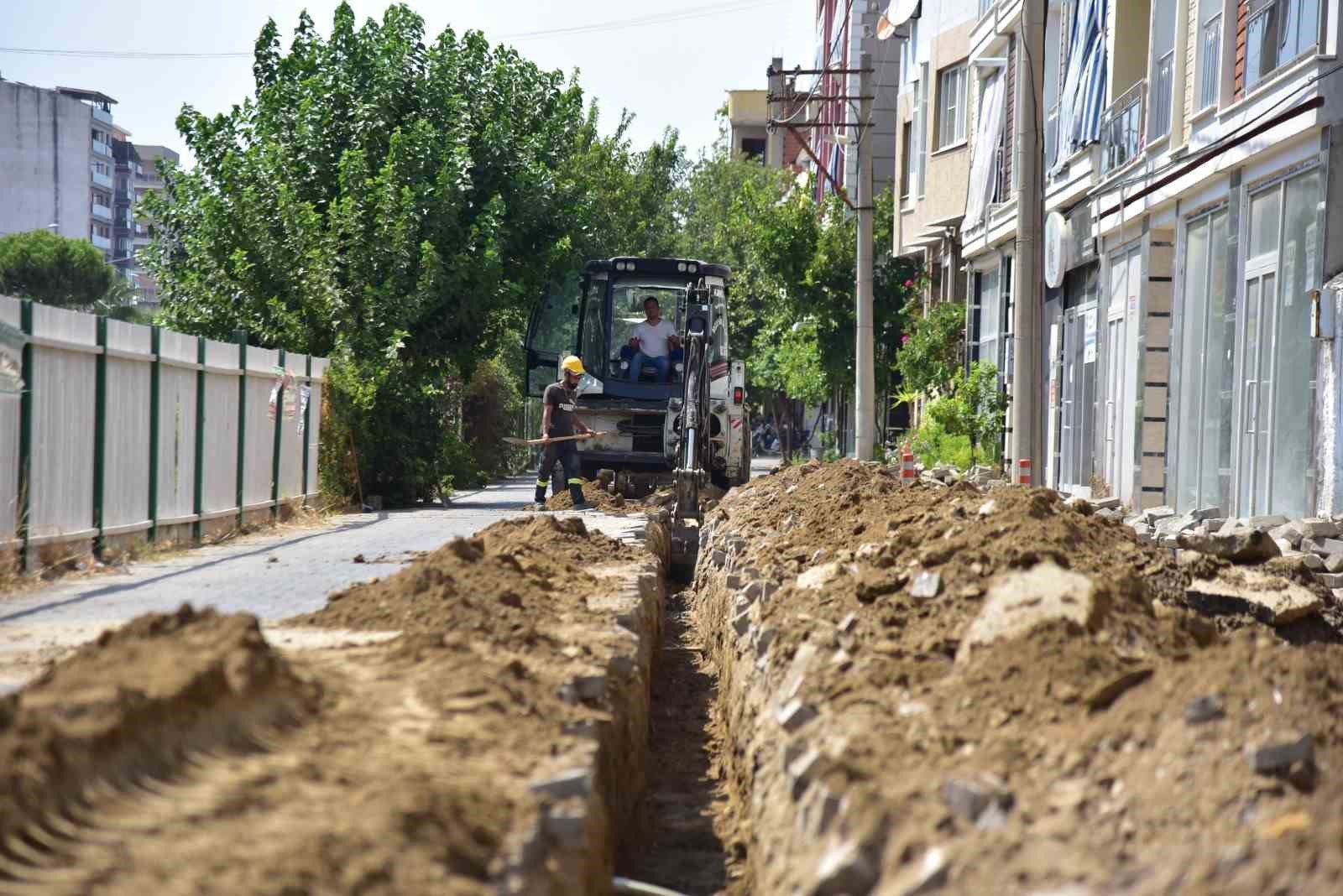 30 yıllık muhtar bisikletiyle vatandaşa derman oluyor
