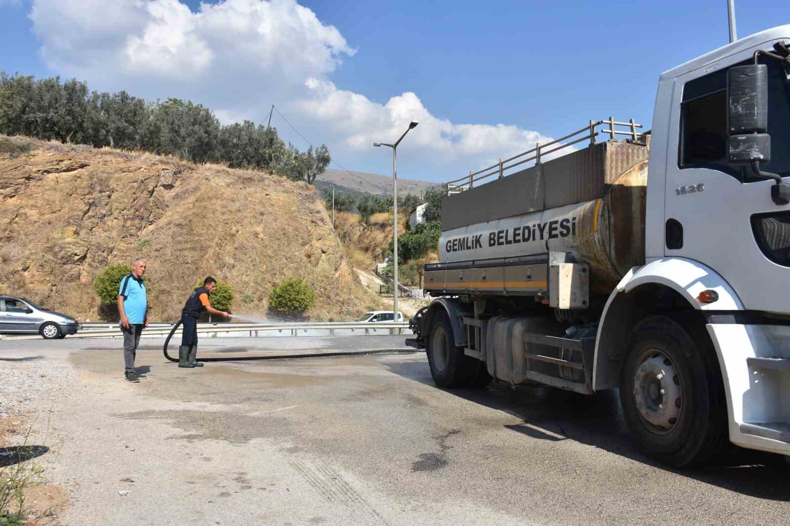 Gemlik’te dört koldan temizlik
