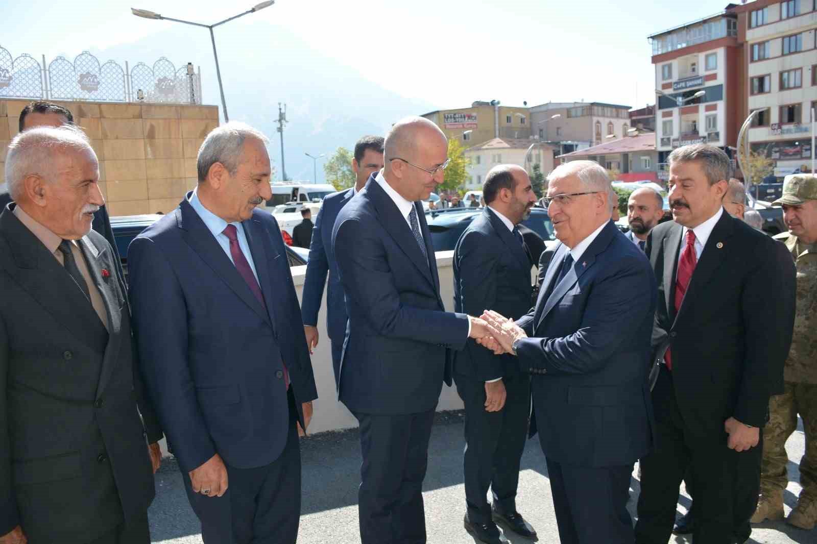 Bakan Güler Hakkari’de
