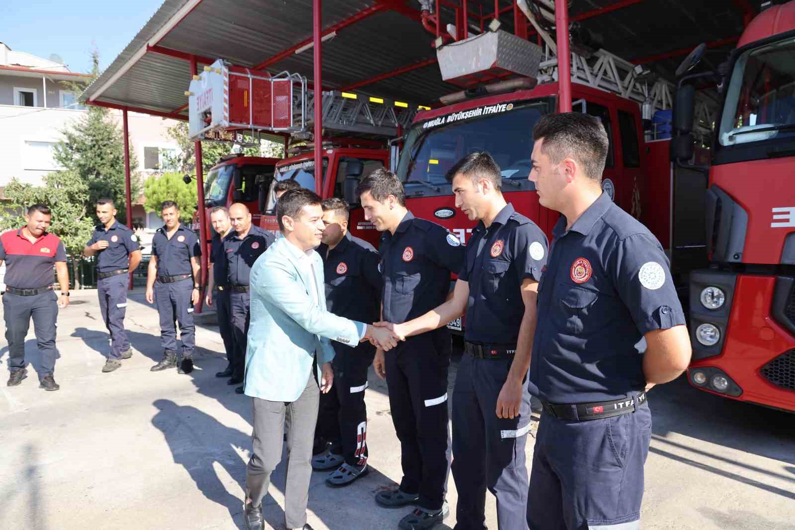 Başkan Ünlü’den itfaiyecilere ziyaret
