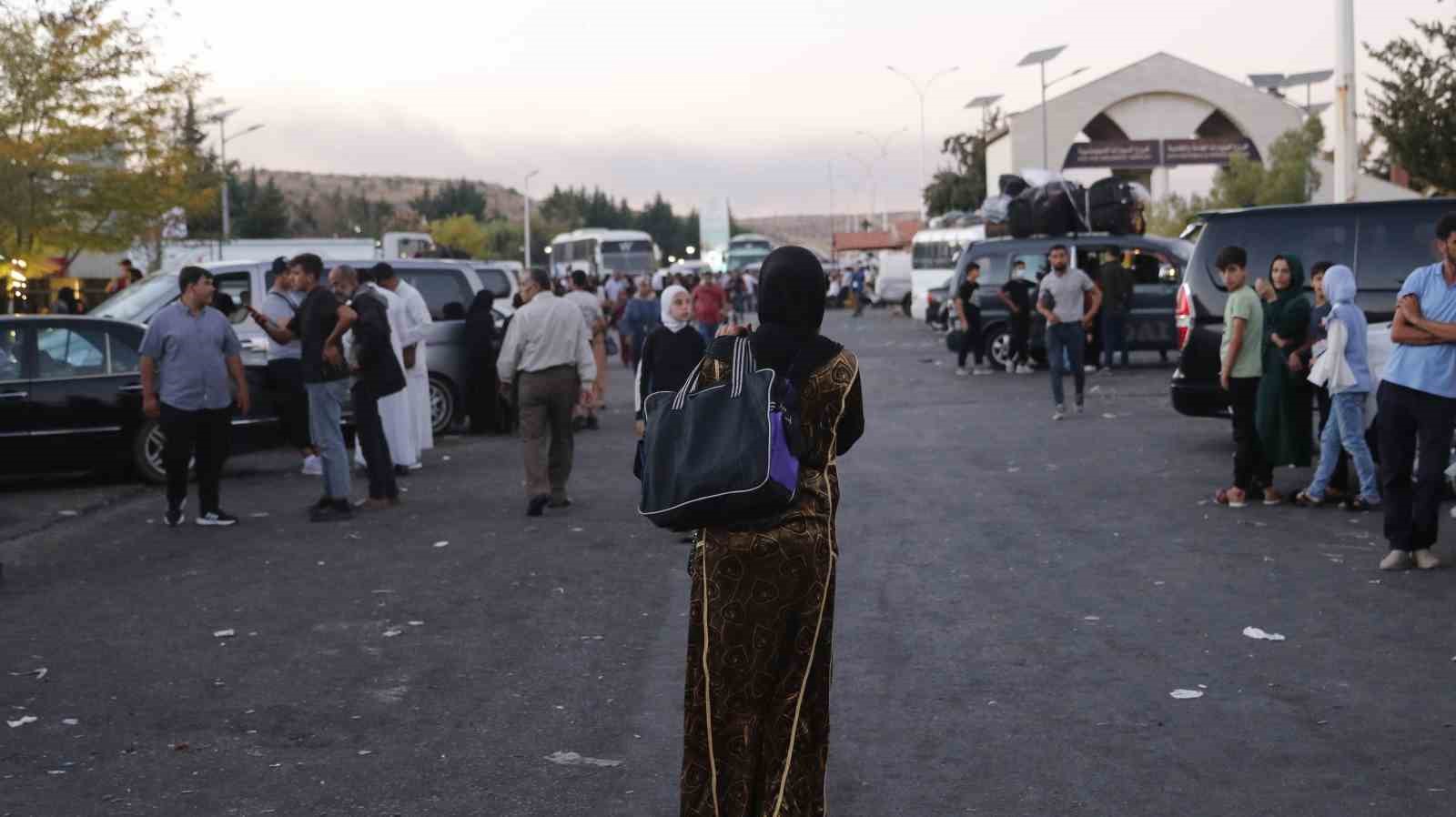 Lübnan’dan binlerce kişi Suriye’ye göç ediyor
