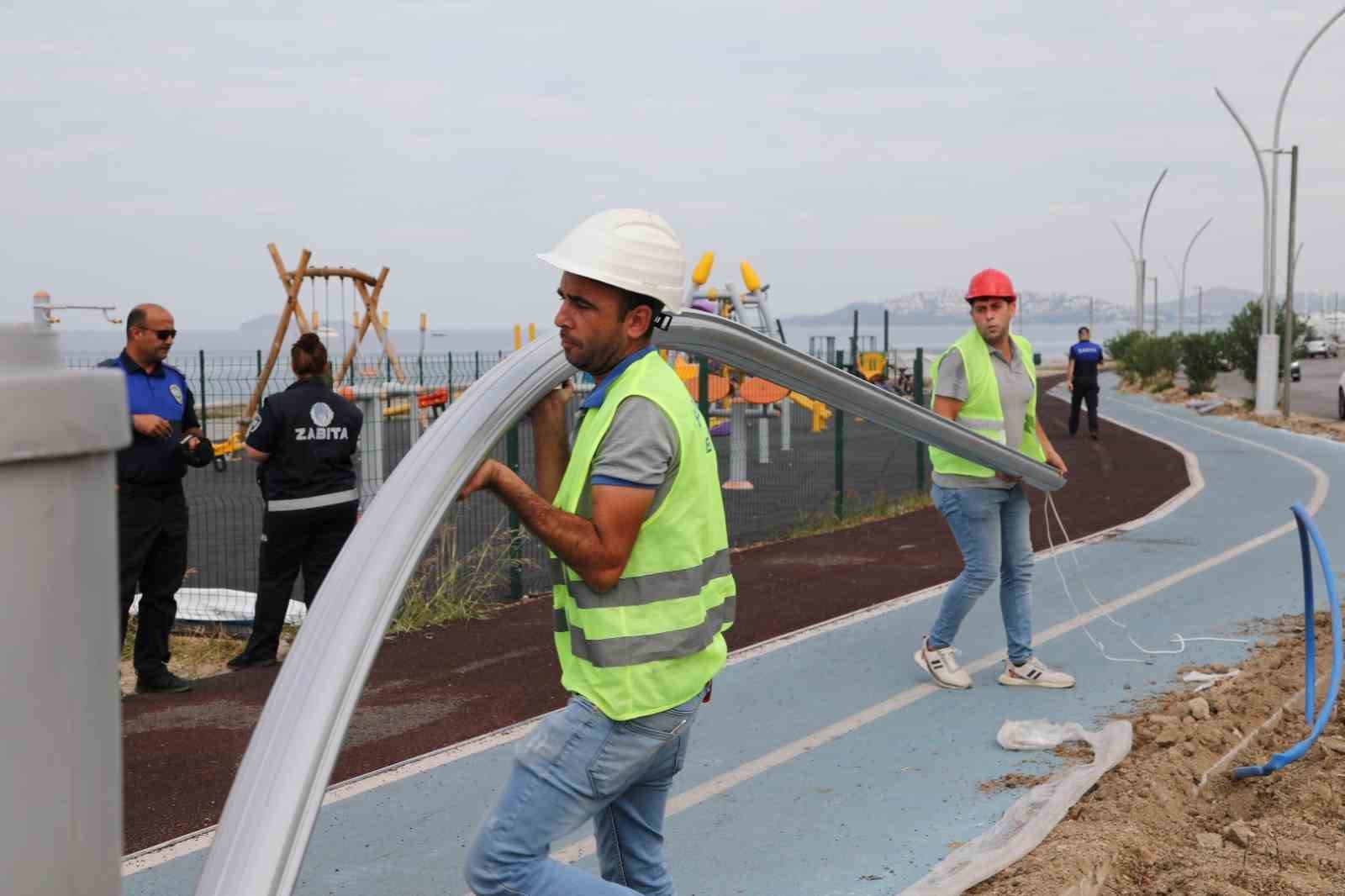 Turgutreis kıyı şeridinde aydınlatma çalışmaları sürüyor
